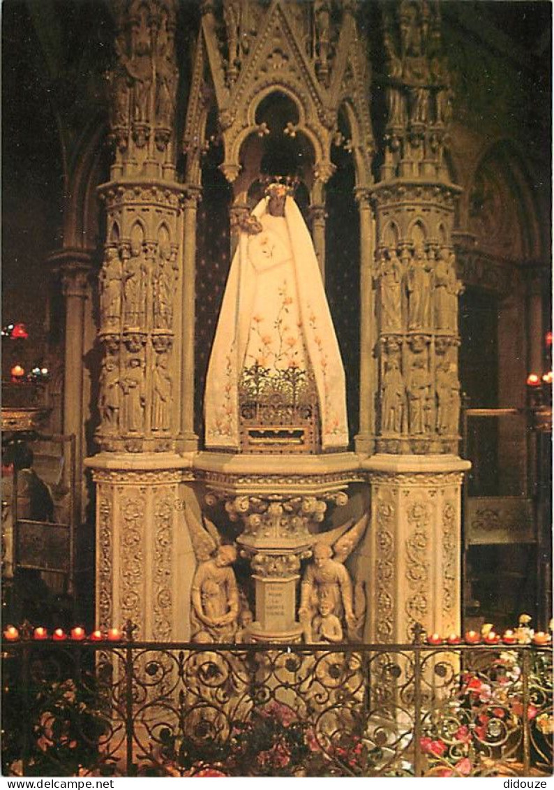 Carte Postale - 14 - Douvres La Délivrande - Intérieur de la Basilique - Statue de Notre Dame de la Délivrande ( Vierge