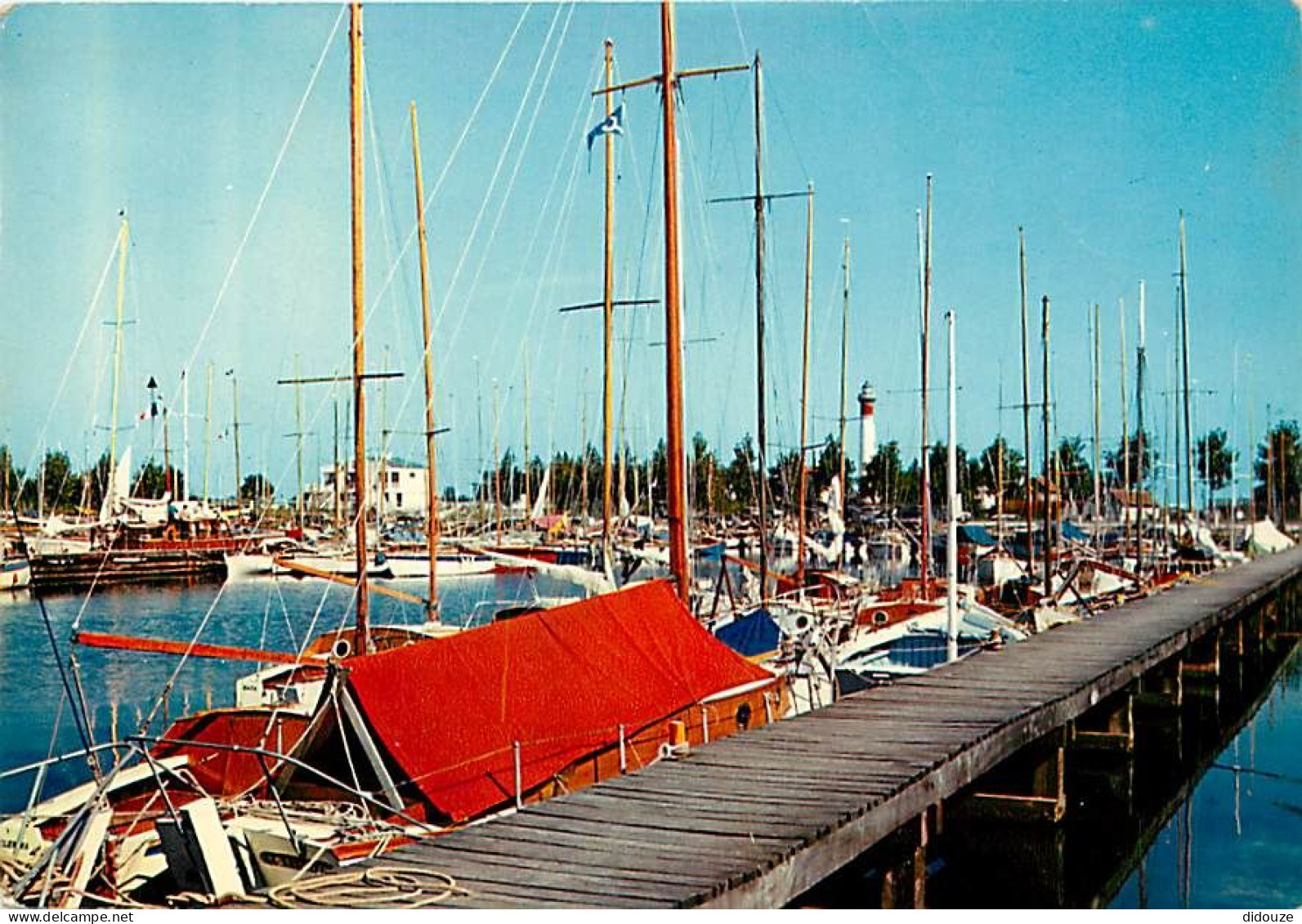 Carte Postale - 14 - Ouistreham - Riva Bella - Le Bassin des yachts - Bateaux - Flamme Postale de Ouistreham Riva Bella