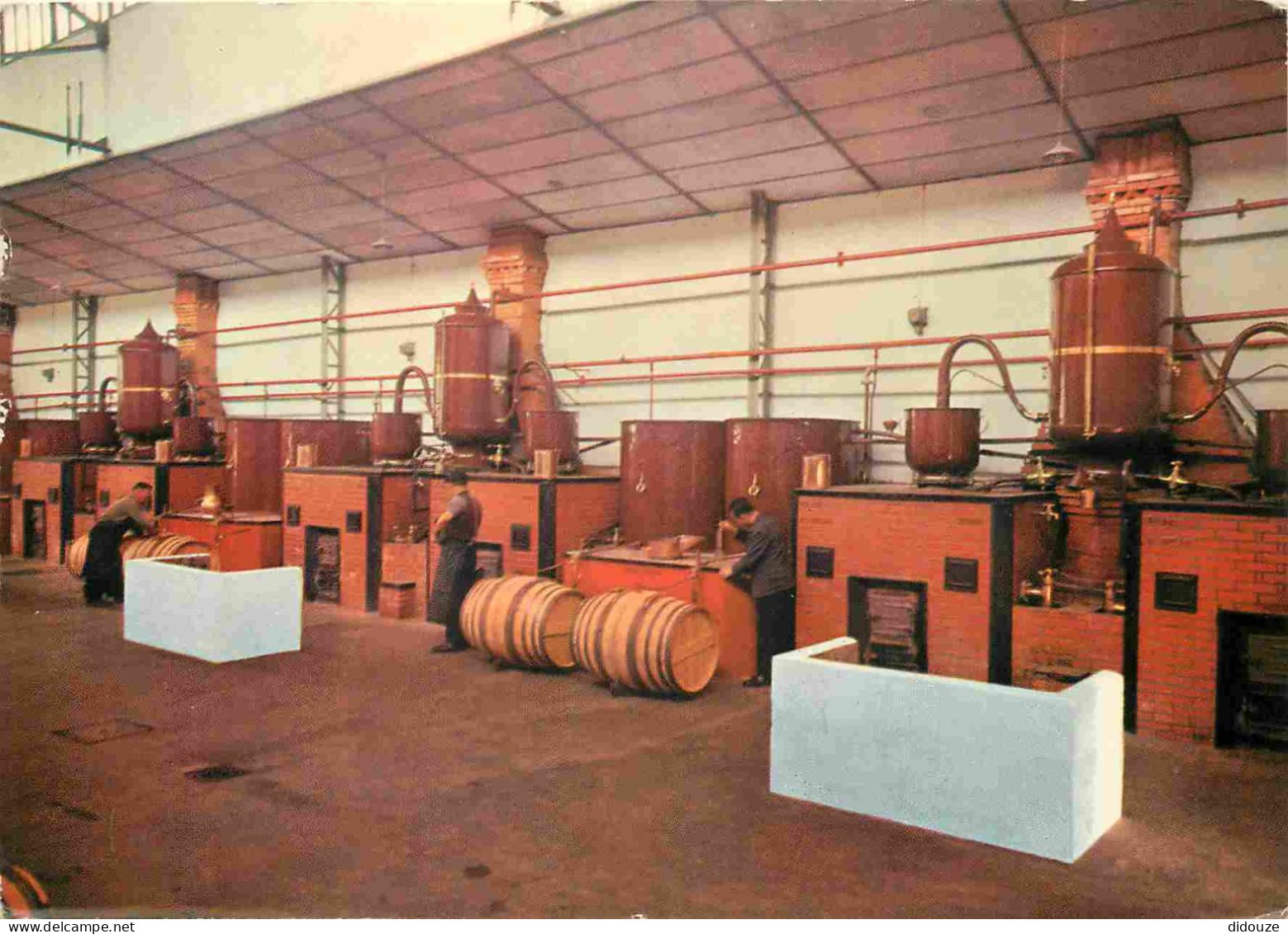 Carte Postale - 16 - Cognac - Au Pays du Cognac - Une Distillerie Charentaise - Cognac Bisquit - CPM - Voir Scans Recto-