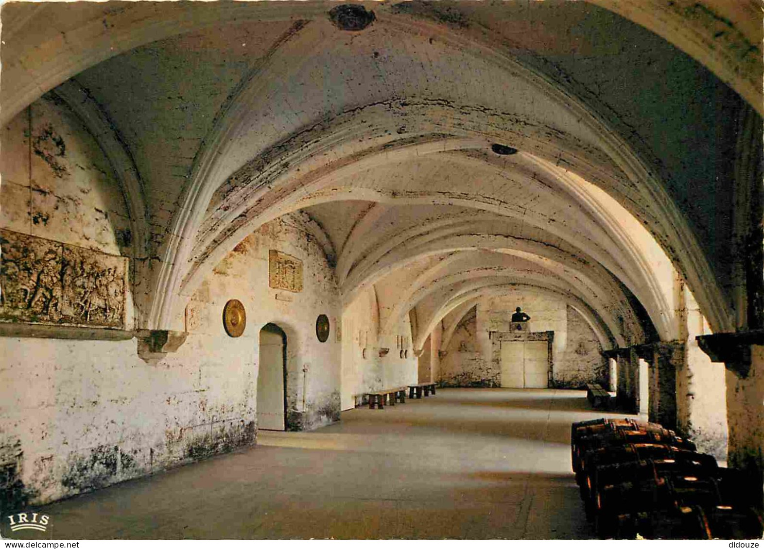 Carte Postale - 16 - Cognac - intérieur du Château de Cognac - Ets Cognac Otard - Salle des Gardes - Carte Dentelée - CP