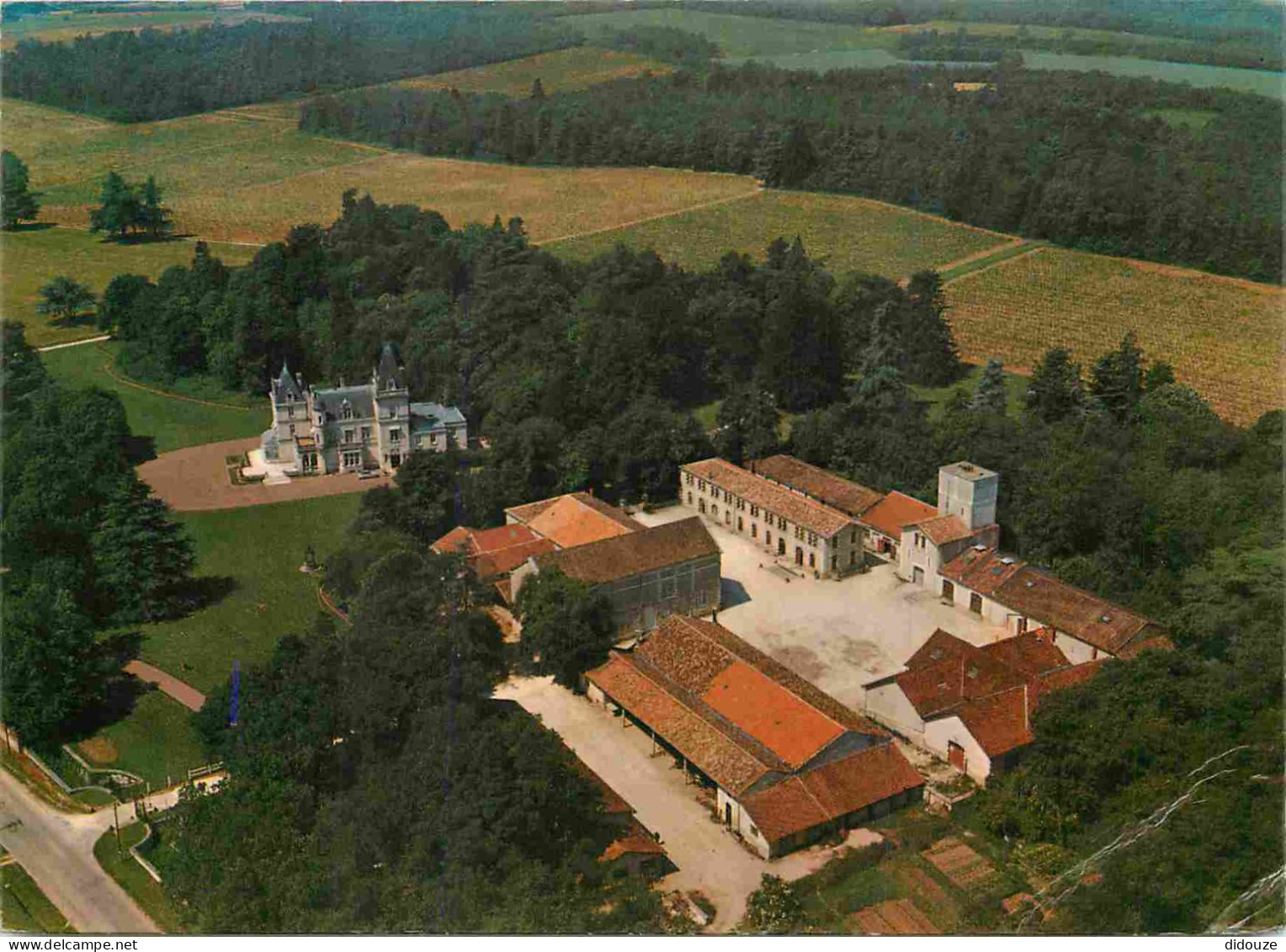Carte Postale - 16 - Rouillac - Château de Lignères - Vue aérienne - Propriété de la Sté Ricard - près de Cognac - CPM -