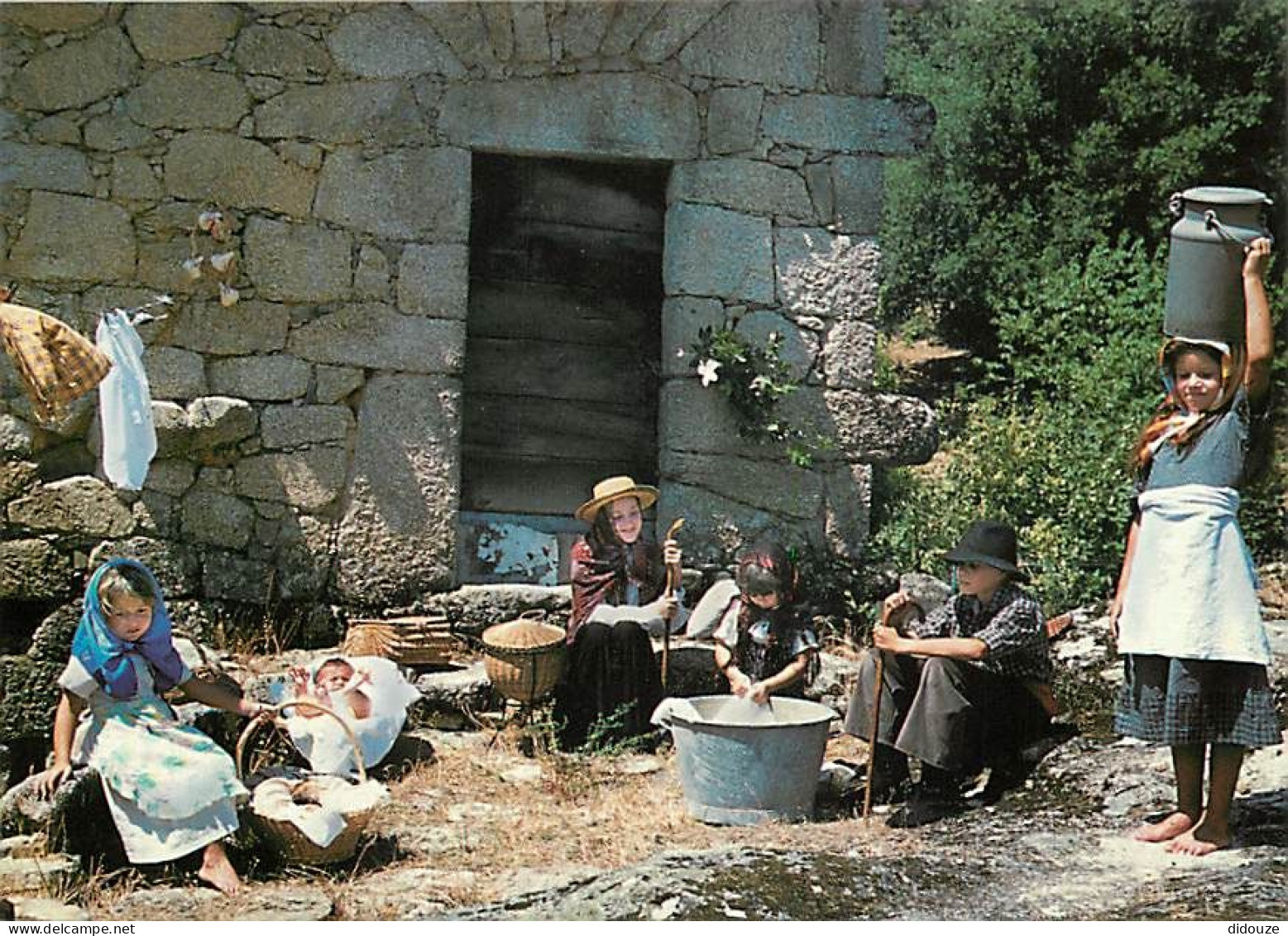Carte Postale - 20 - Corse du Sud - Corse d'autrefois - Une famille Corse - Région du Cruzzini - Folklore - Carte Neuve