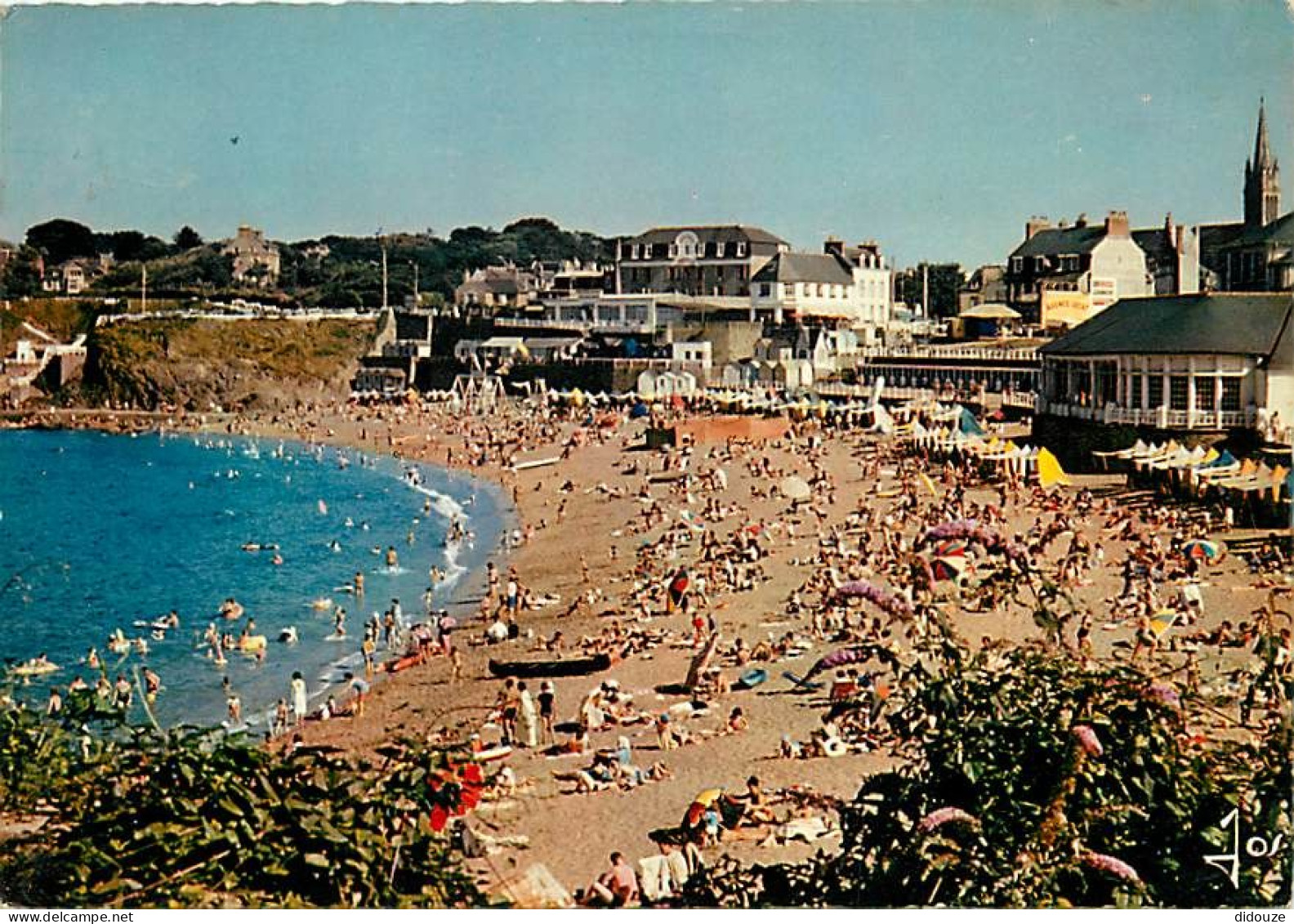 Carte Postale - 22 - Saint Quay Portrieux - La Plage vers Portrieux - Scènes de Plage - Flamme Postale de Saint Quay Por
