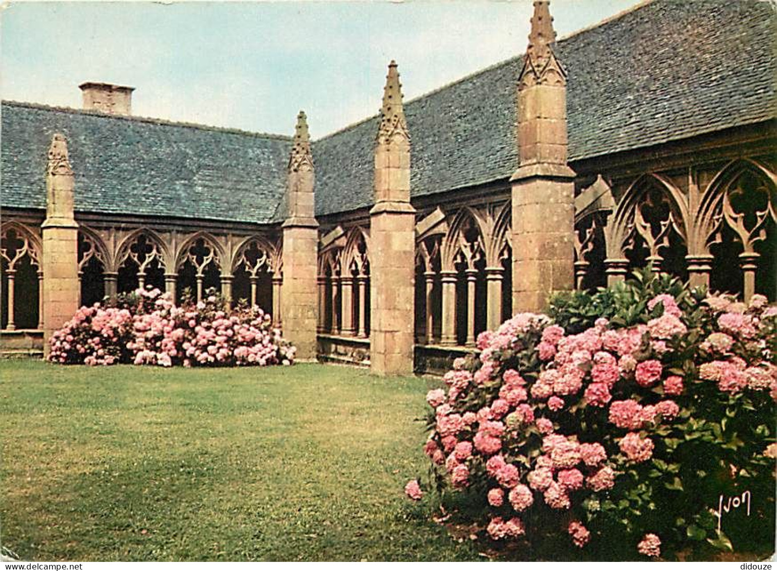 Carte Postale - 22 - Tréguier - Le cloitre - Fleurs - Flamme Postale de Tréguier - CPM - Voir Scans Recto-Verso - Poscar