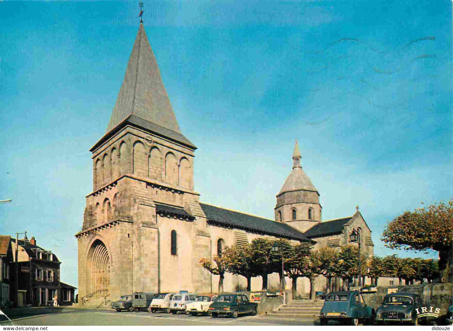 Carte Postale - 23 - Benevent l'Abbaye - L'église - Automobiles - 2CV - CPM - Voir Scans Recto-Verso - Poscard - Carta P