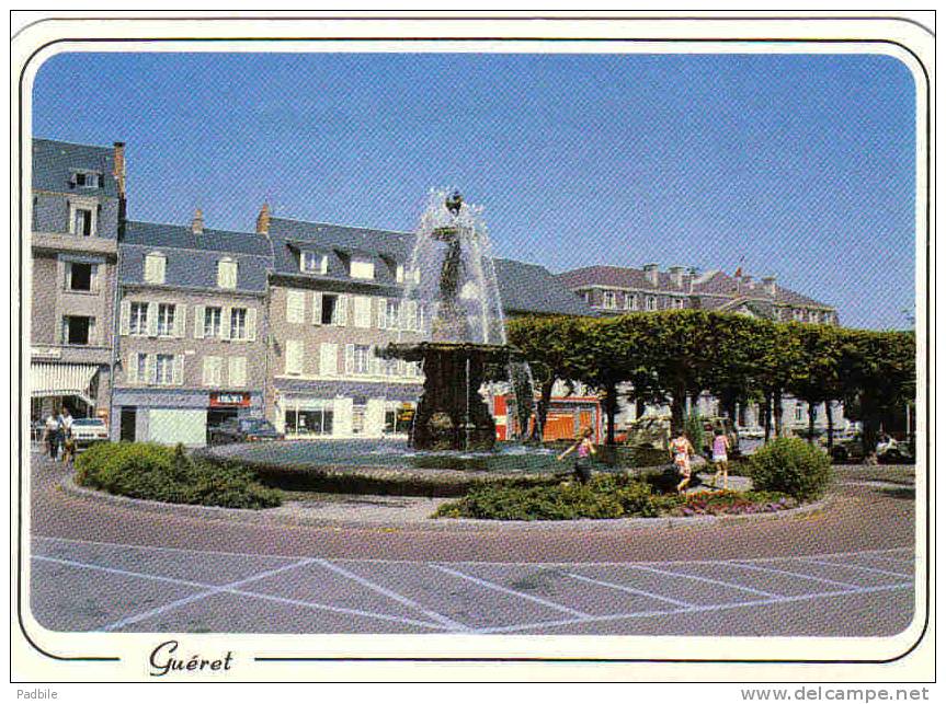 Carte Postale 23.  Gueret  la fontaine de la place Bonnyaud trés  beau plan