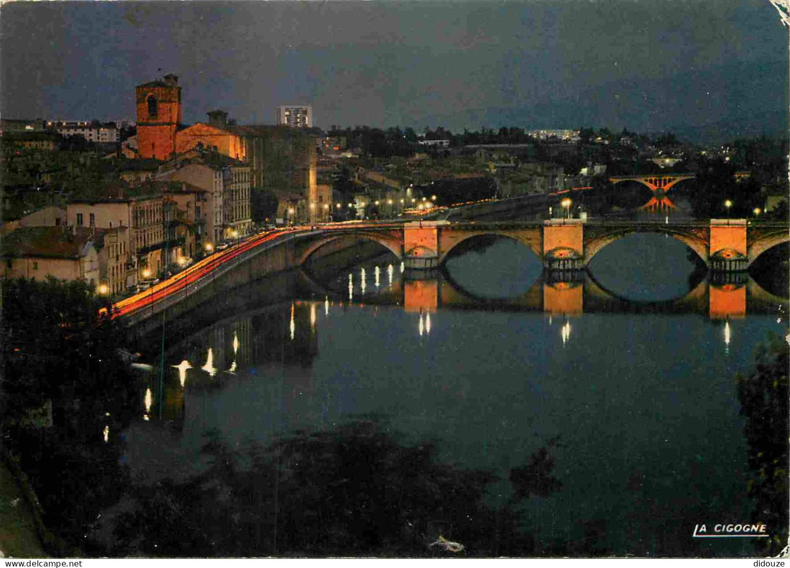 Carte Postale - 26 - Romans sur Isere - L'Isère et la ville au crépuscule - CPM - Voir Scans Recto-Verso - Poscard - Car