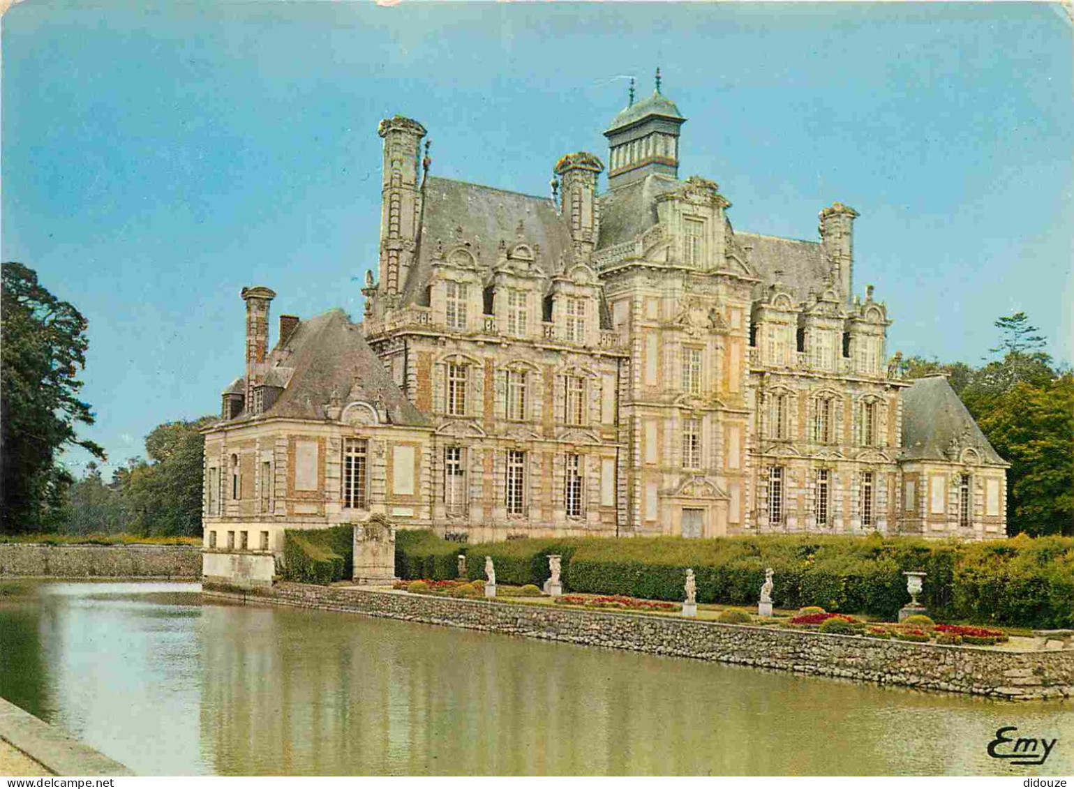Carte Postale - 27 - Beaumesnil - Château de beaumesnil xviie s se mirant dans les eaux de ses douves -  -  -  -  - CPM