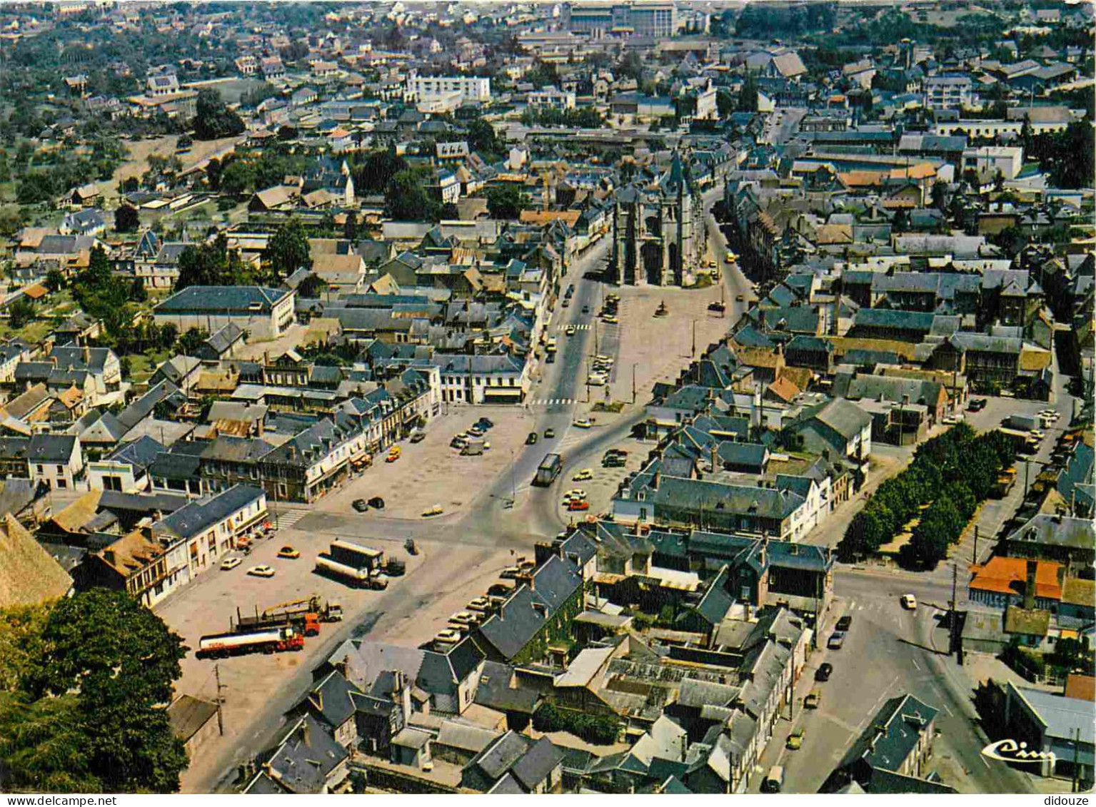 Carte Postale - 27 - Le neubourg - Vue aérienne -  -  -  -  - CPM -  -  - Voir Scans Recto-Verso