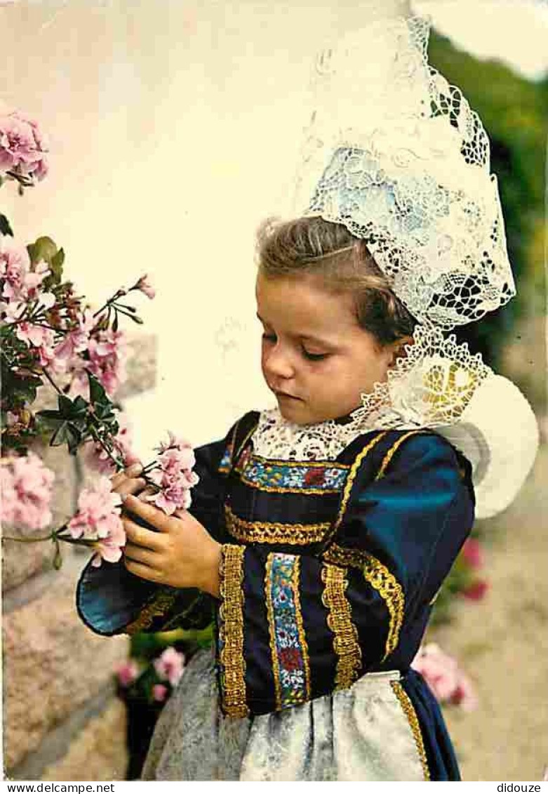 Carte Postale - 29 - Fouesnant - Fillette en costume de Fouesnant - Enfants - Folklore - Coiffes - Voir Scans Recto Vers