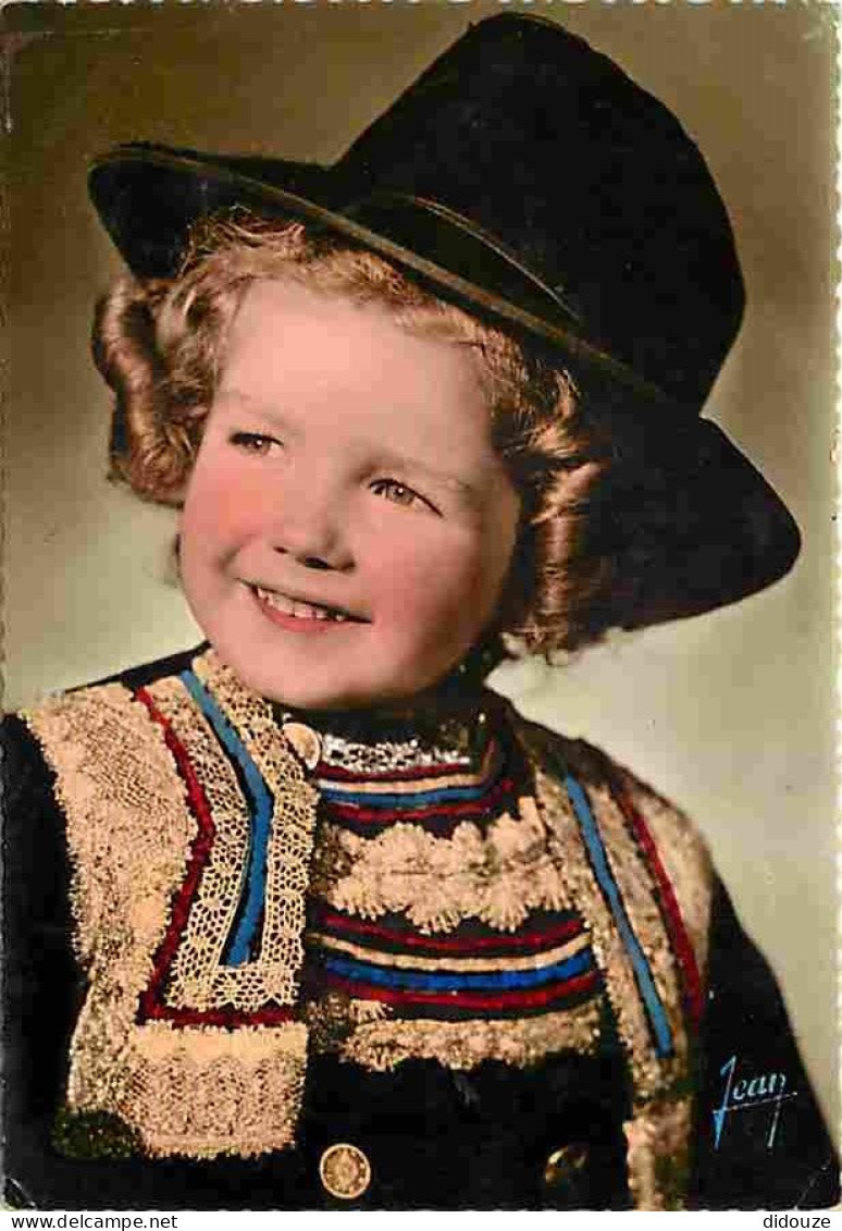Carte Postale - 29 - Pont Aven - Petit Garçon en costume de Pont Aven - Folklore - Voir Scans Recto Verso