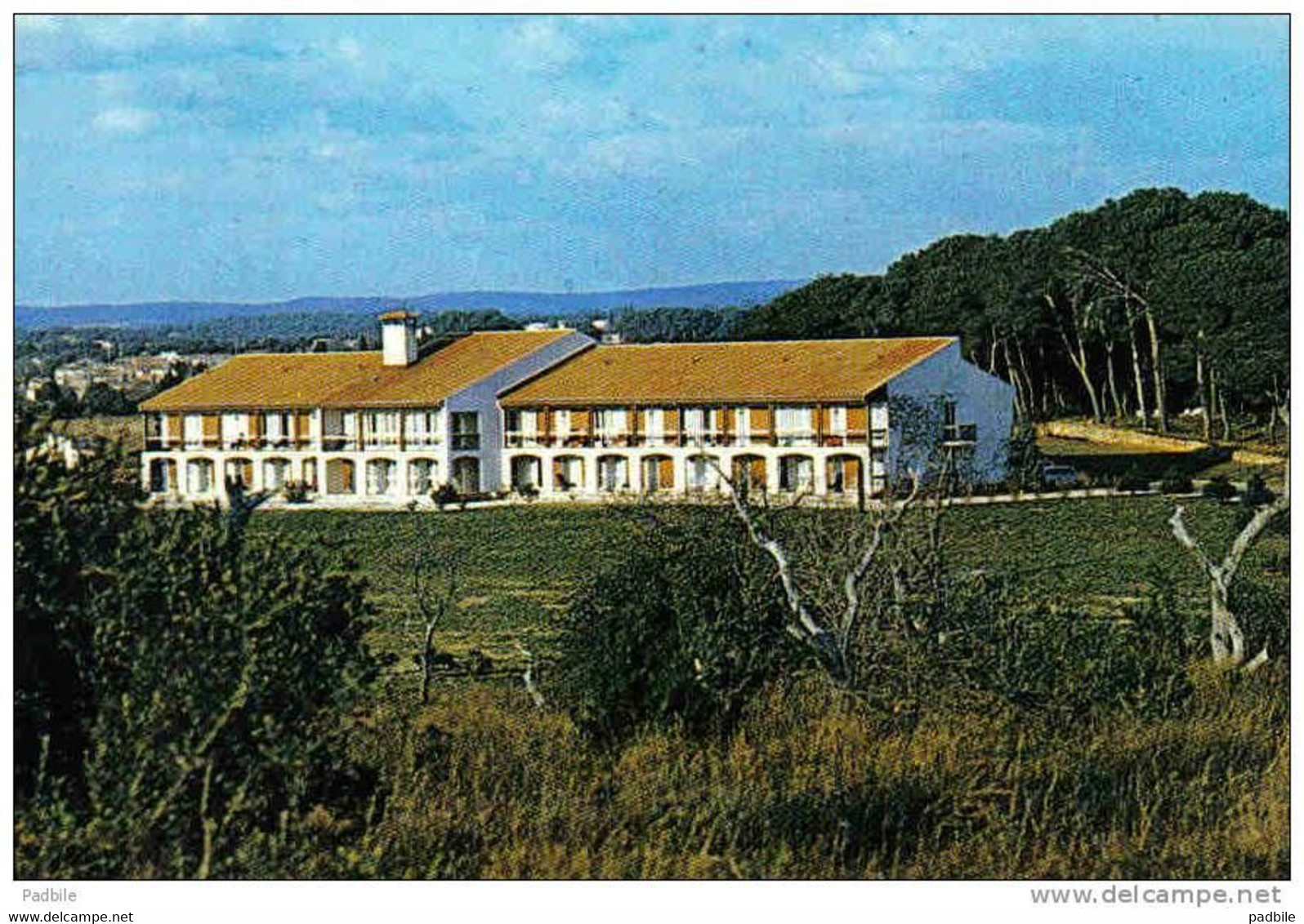 Carte Postale 30. Gallargues-le-Montueux  clinique des Oliviers trés beau plan