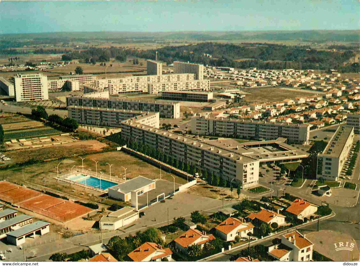 Carte Postale - 31 - Muret - Nord Cité Moderne vue du ciel - vue aérienne - immeubles architecture -  -  - CPM -  -  - V