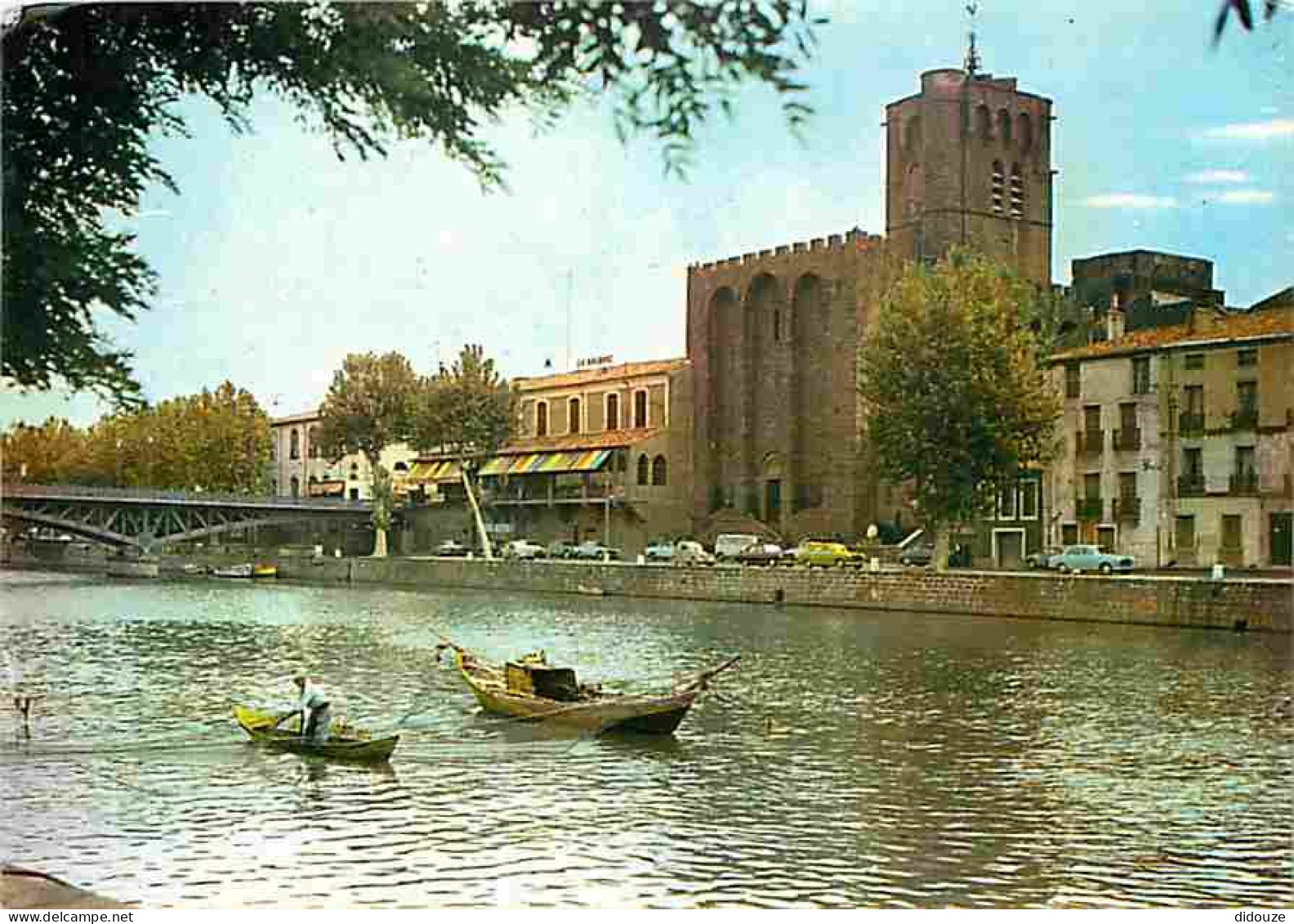 Carte Postale - 34 - Agde - Les Quais de la Marine et lo Cathédrale Saint-Etienne - Flamme Postale de Agde - CPM - Voir