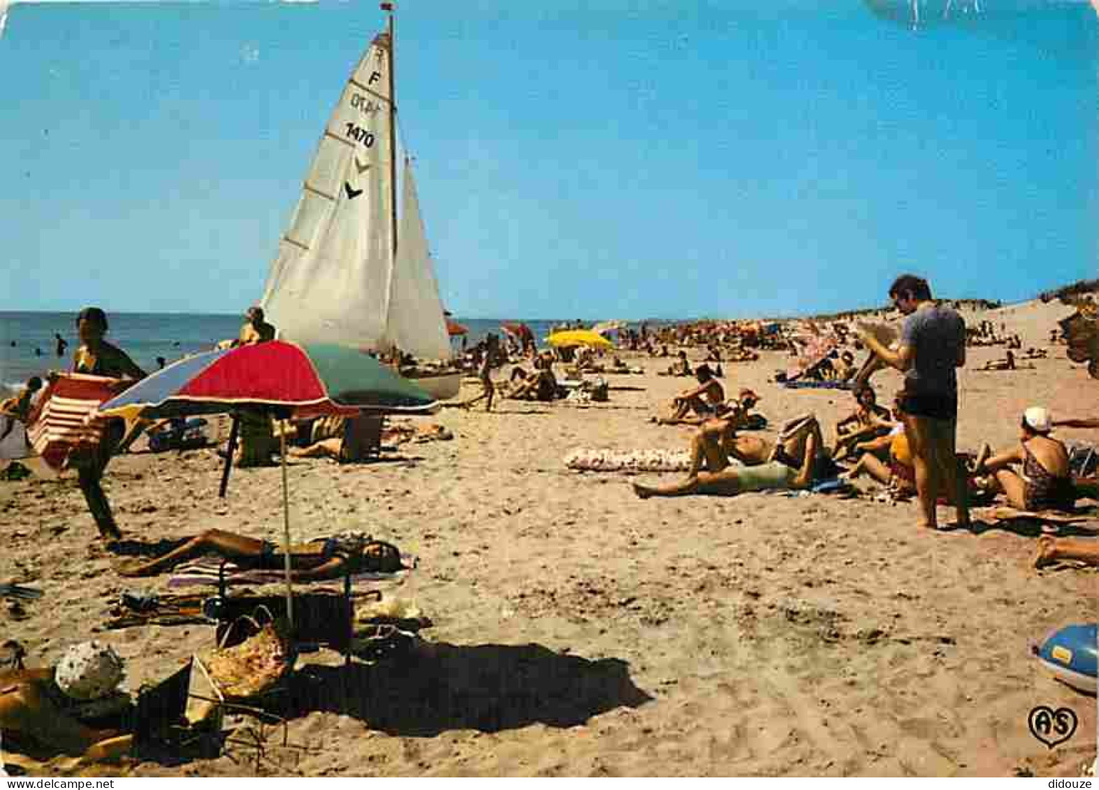 Carte Postale - 34 - Marseillan Plage - Vue panoramique sur la Plage - Scènes de Plage - CPM - Voir Scans Recto-Verso -
