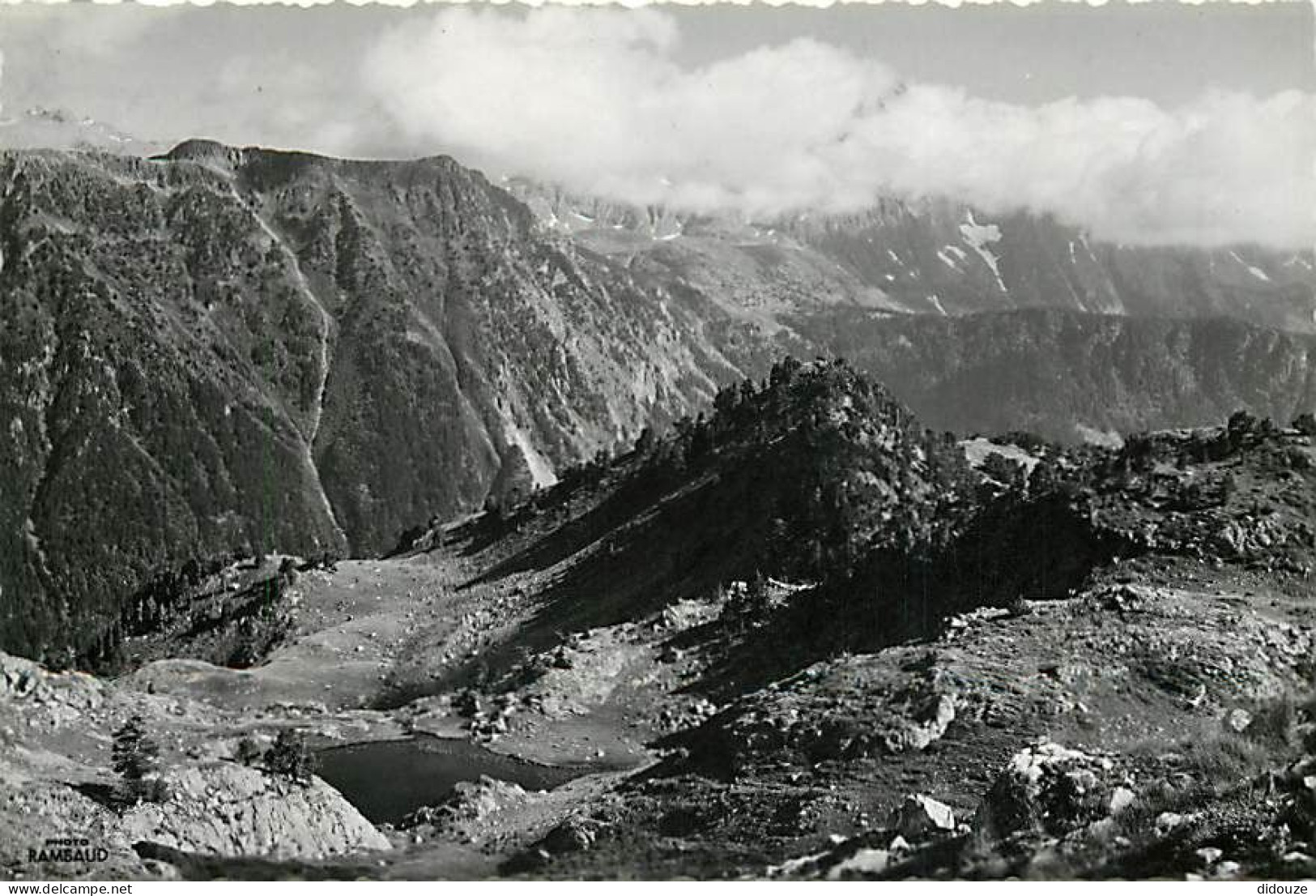 Carte Postale - 38 - Chamrousse - Massif de Chamrousse - Le Lac Achard - Carte dentelée - CPSM grand format - Voir Scans