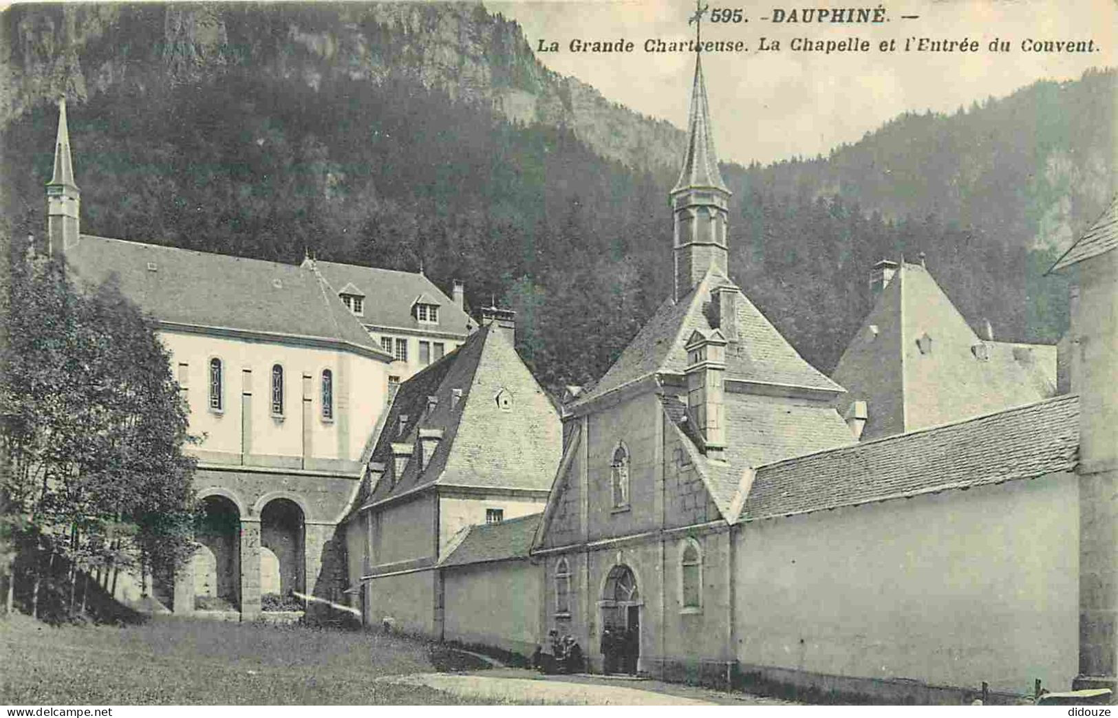 Carte Postale - 38 - La Grande Chartreuse - Couvent de la Grande Chartreuse - La Chapelle et l'entrée du Couvent - CPA -