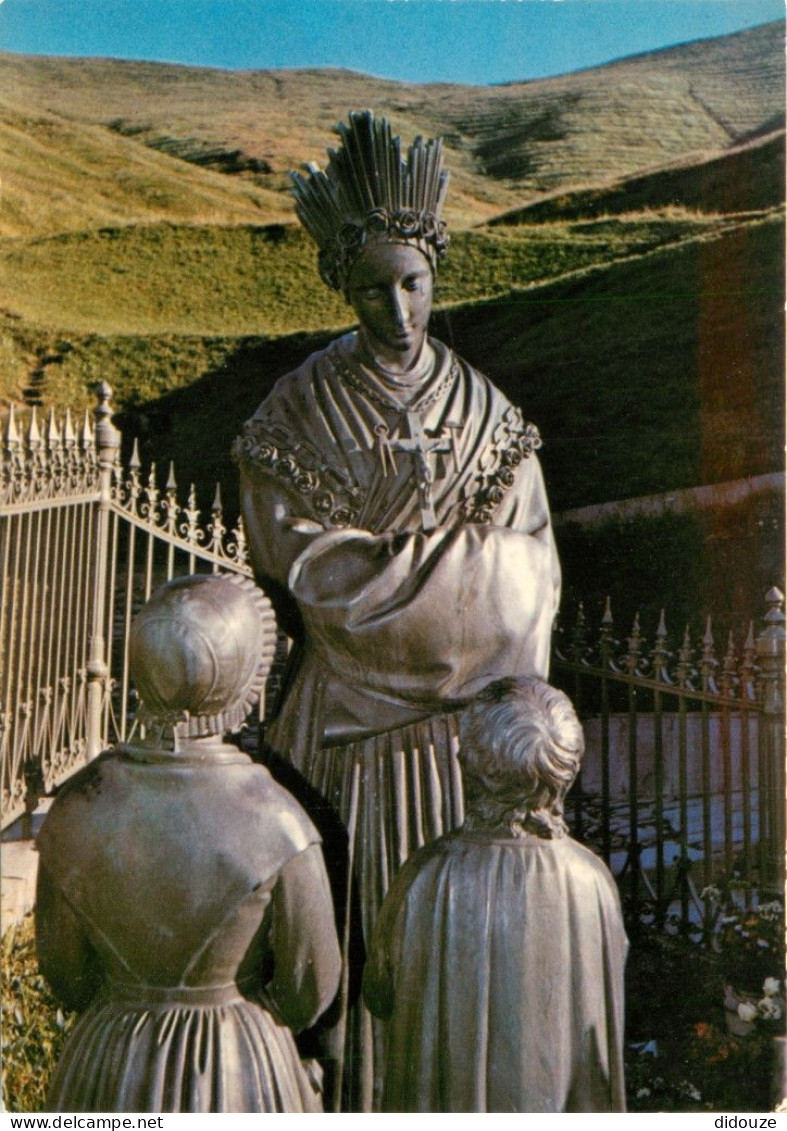 Carte Postale - 38 - La Salette - Sanctuaire Notre Dame de la Salette - La Vierge de la Conversation - Lieu de Pèlerinag