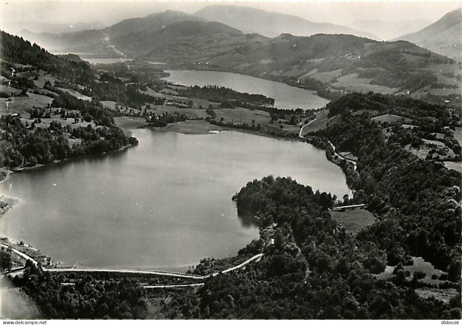 Carte Postale - 38 - Laffrey - Vue aérienne sur les lacs de Laffrey - Carte dentelée - CPSM grand format - Carte Neuve -