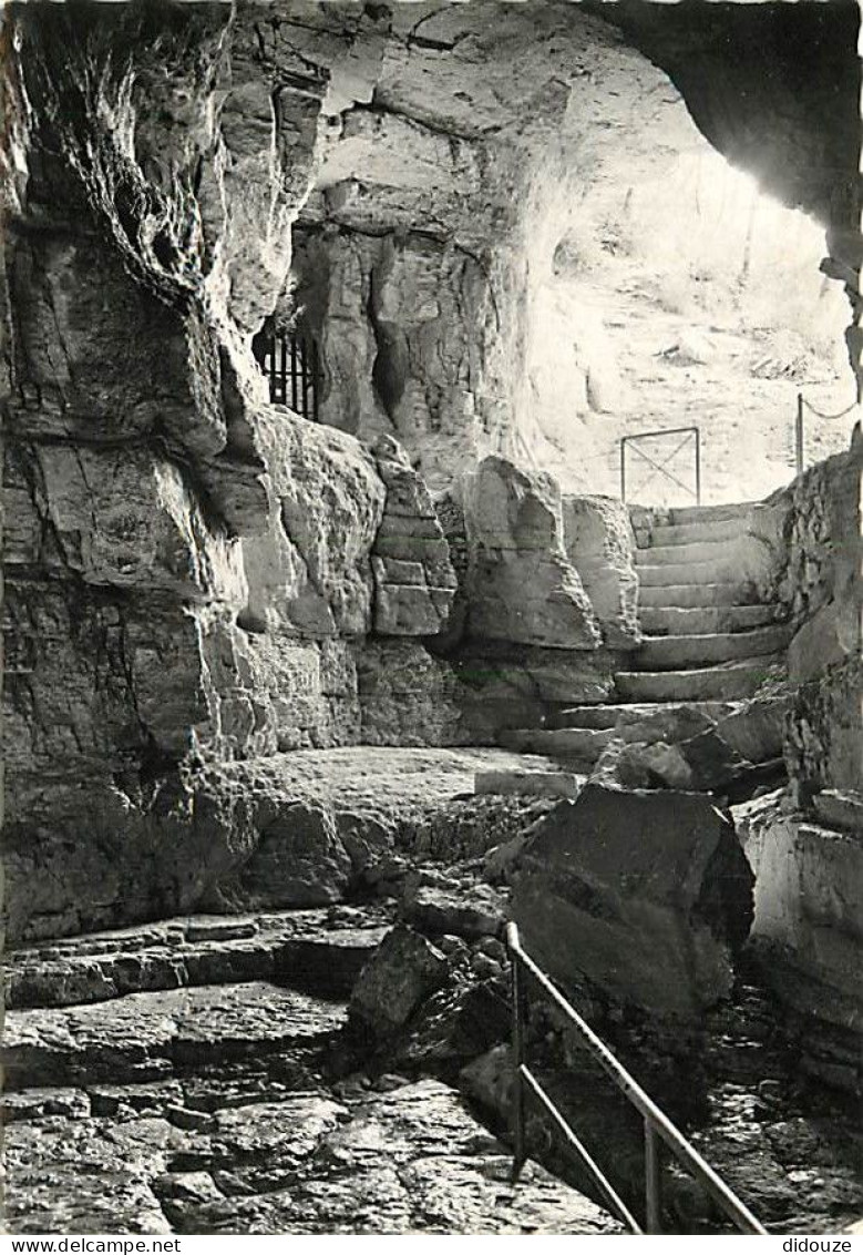 Carte Postale - 38 - Sassenage - Les Cuves de Sassenage - Les deux entrées - Carte dentelée - CPSM grand format - Carte