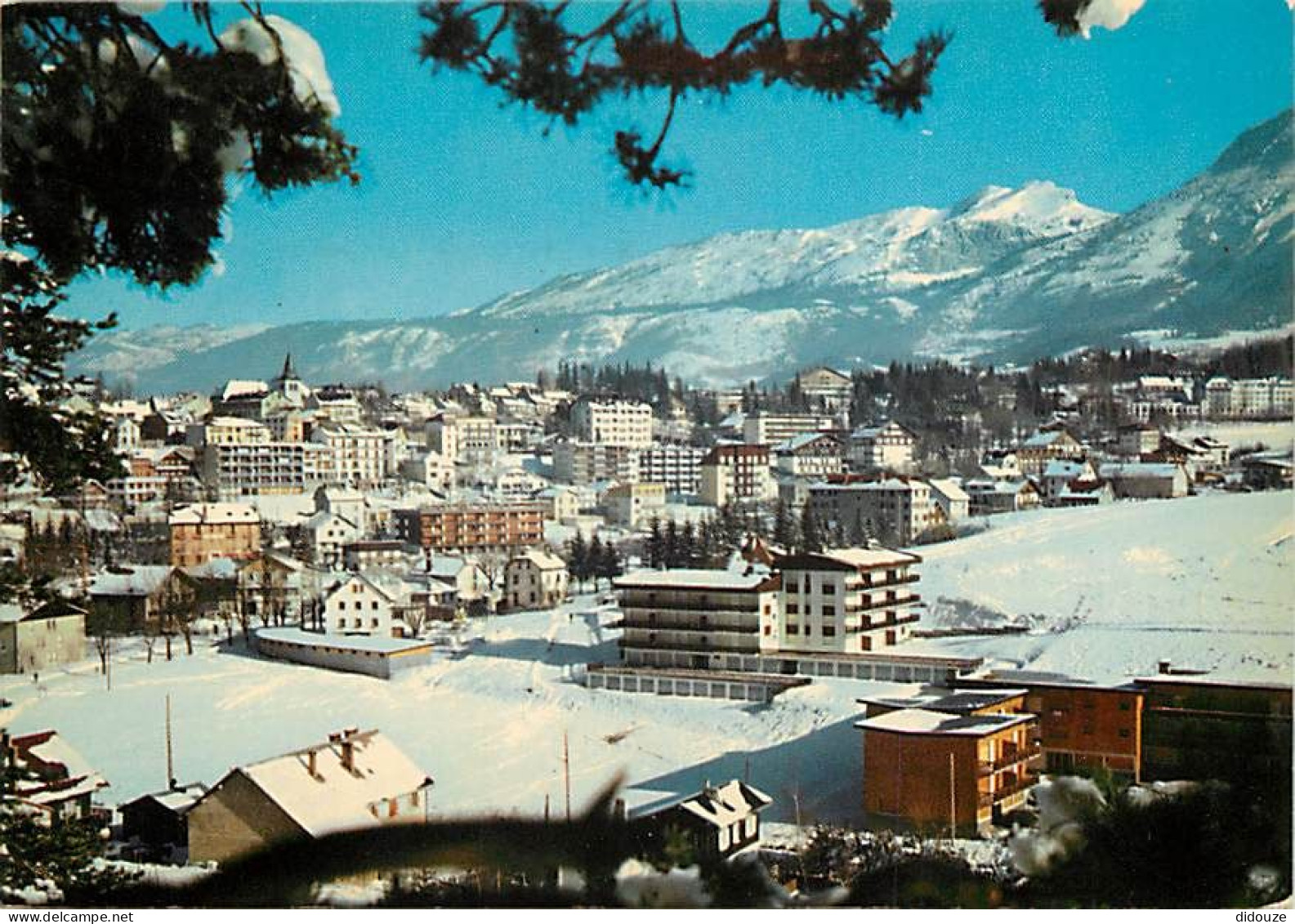 Carte Postale - 38 - Villard de Lans - Vue Générale - A droite, le Col de l'Arc (1736 m.) - Hiver - Neige - Flamme Posta