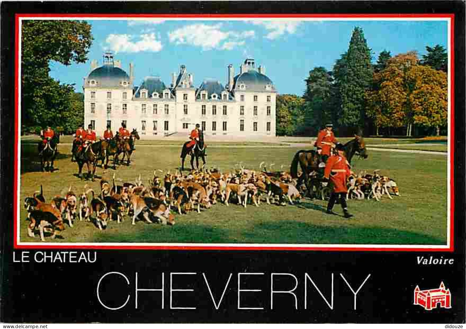 Carte Postale - 41 - Cheverny - Les piqueux et la meute de l'équipage de Cheverny devant le château - Chasse à Courre -