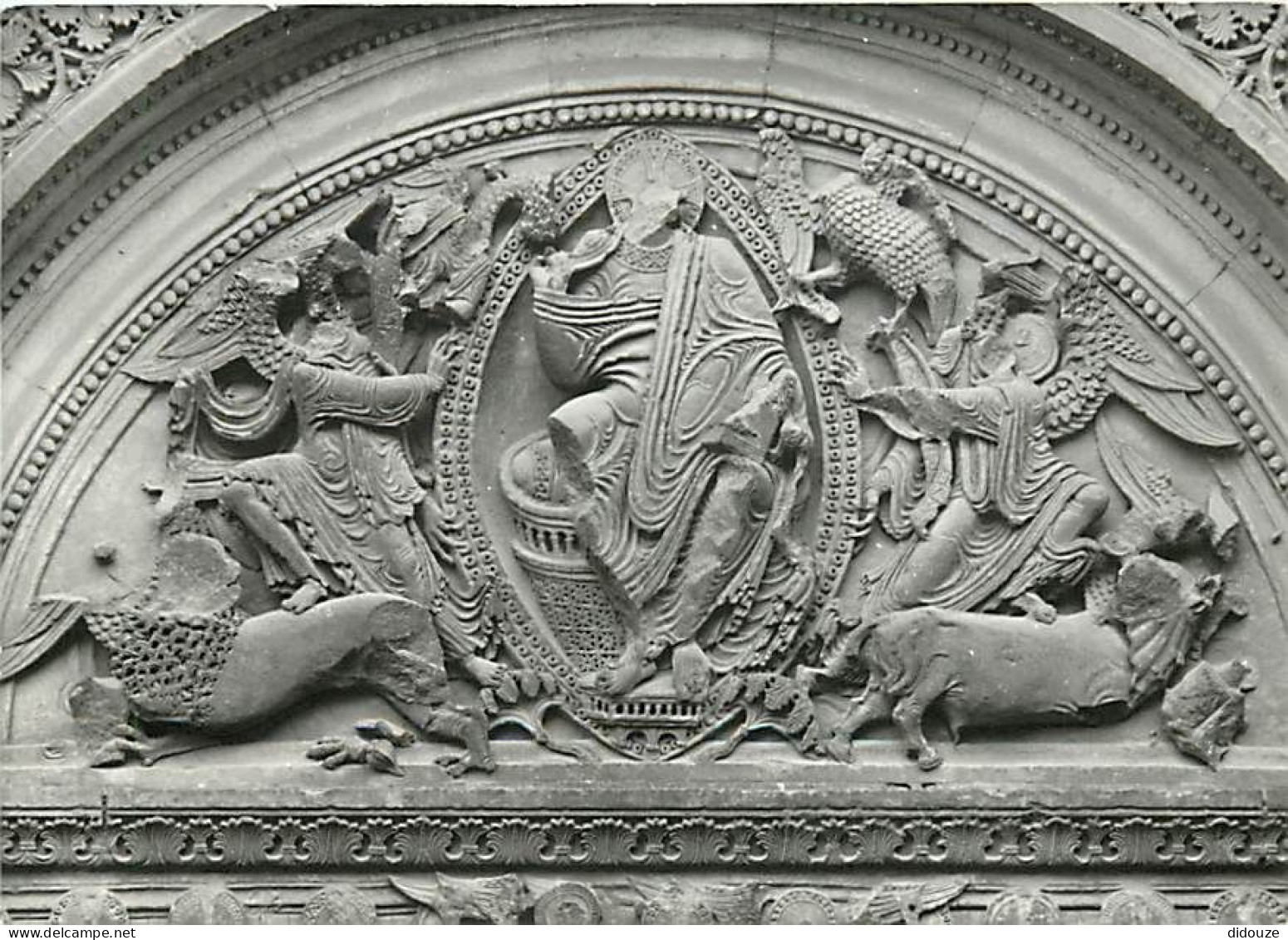 Carte Postale - 42 - Charlieu - Abbaye bénédictine de Charlieu - Christ en majesté (tympan XlIe siècle) - Art Religieux