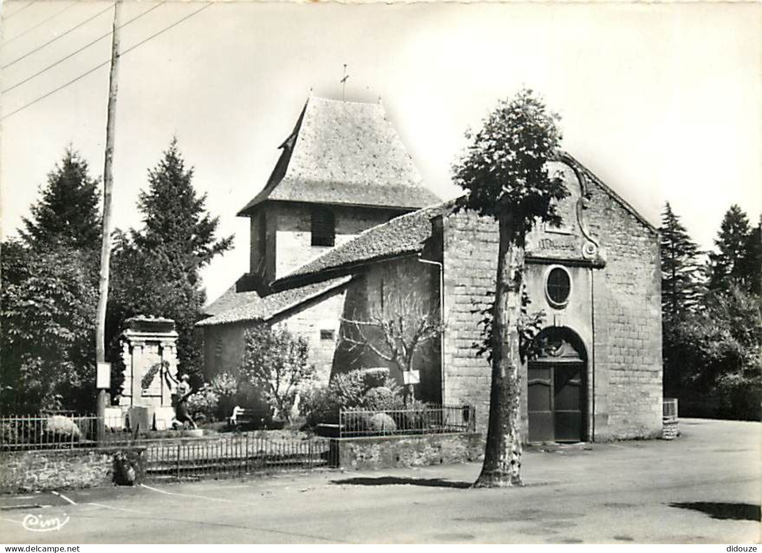 Carte Postale - 46 - Castelnau Bretenoux - L'Eglise de Bretenoux - Carte dentelée - CPSM grand format - Voir Scans Recto
