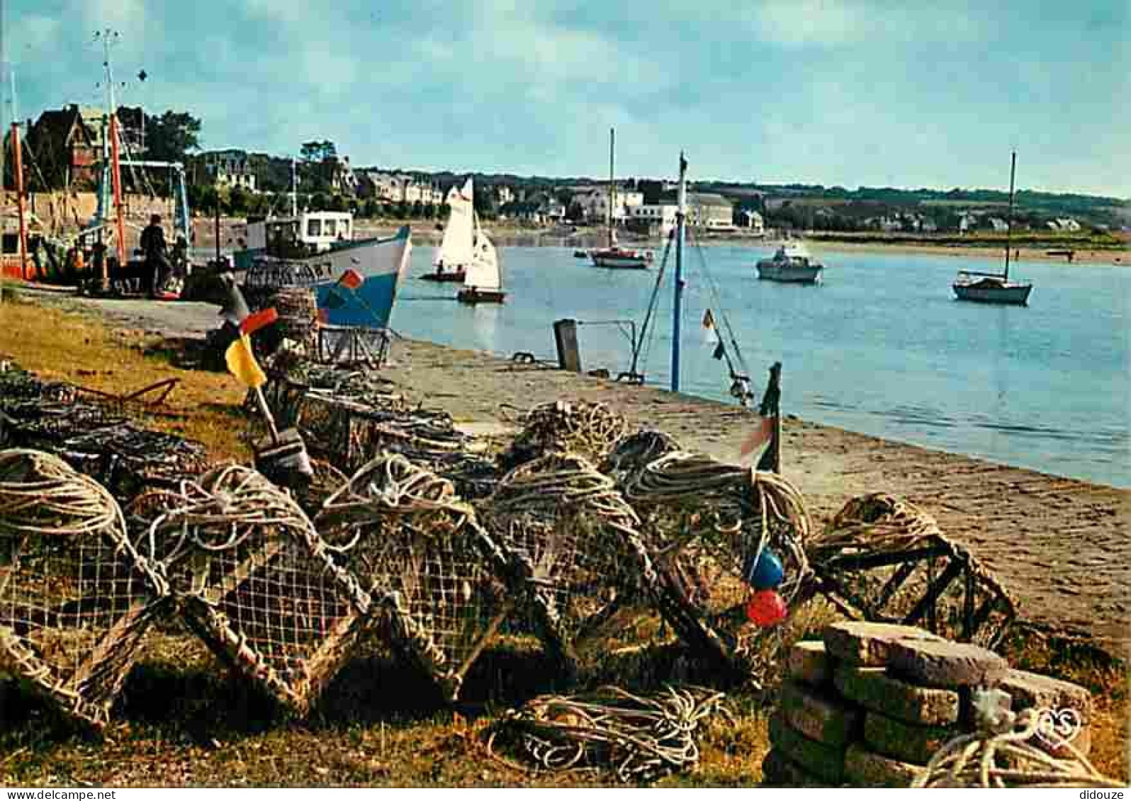 Carte Postale - 50 - Barneville - Carteret - Le Port vers les Hôtels à Carteret - Bateaux - CPM - Voir Scans Recto-Verso