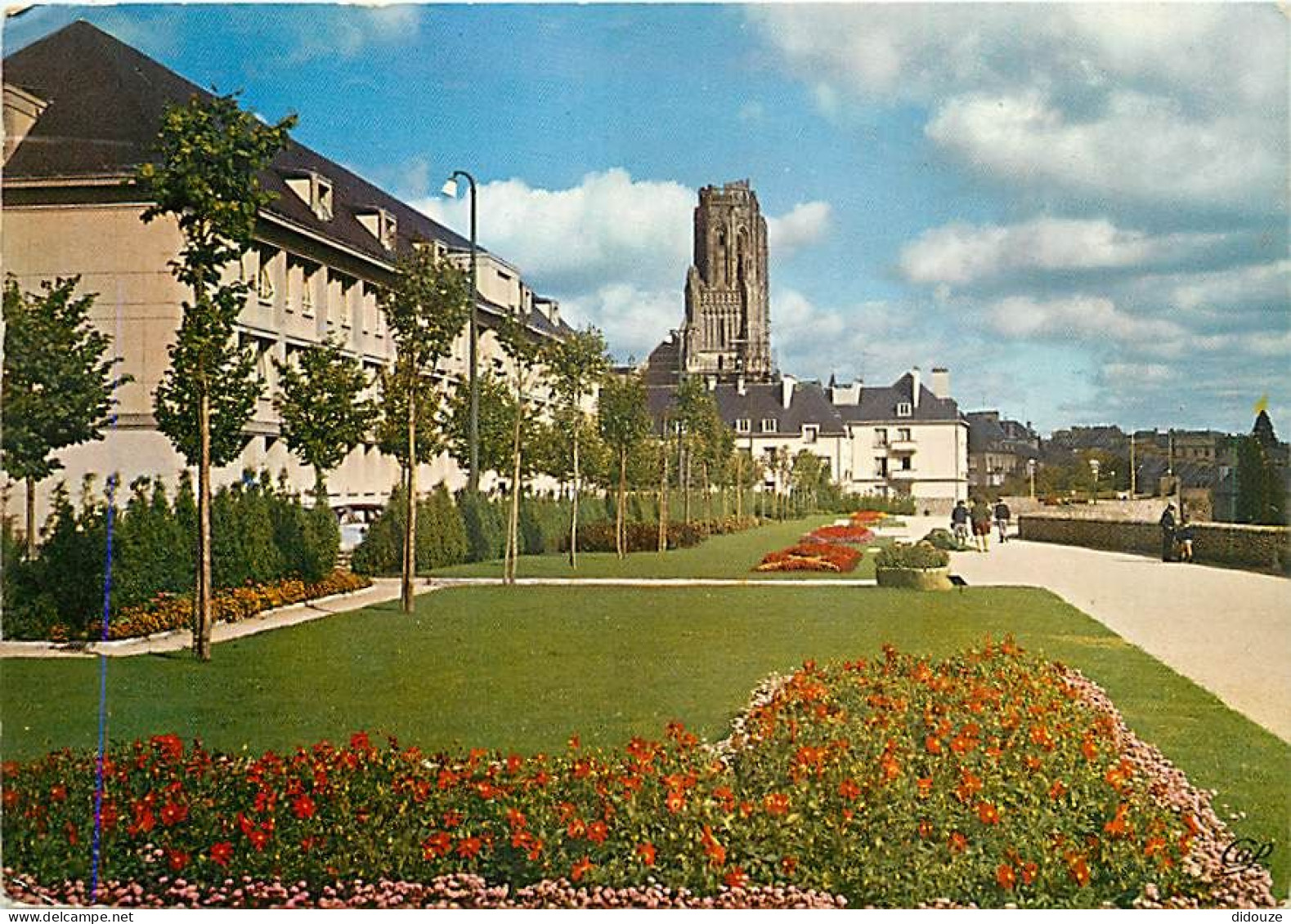 Carte Postale - 50 - Saint-Lo - Le Jardin Public vers Notre-Dame - Fleurs - Flamme Postale de Saint-Lo - CPM - Voir Scan