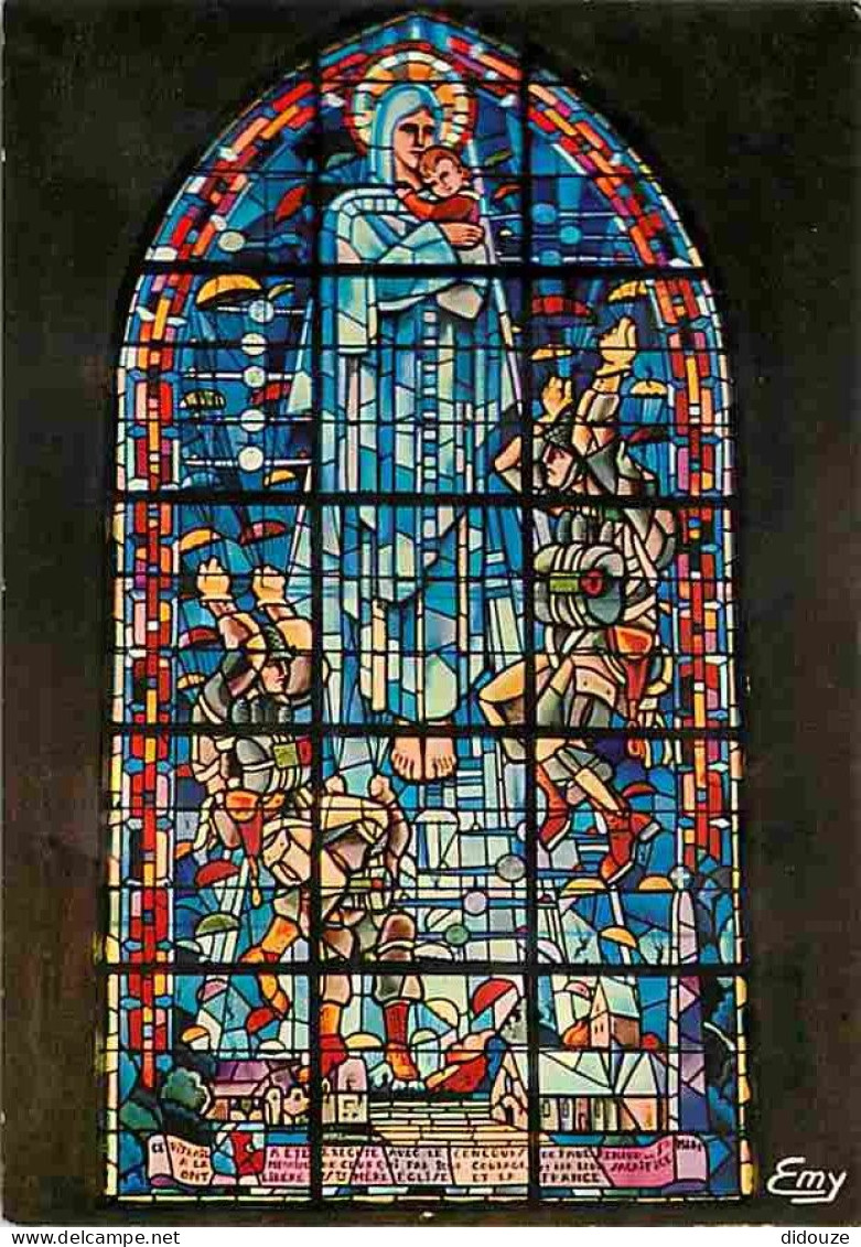 Carte Postale - 50 - Sainte Mère Eglise - L'Eglise - Le Vitrail des parachutistes - Art Religieux - Vitraux Religieux -
