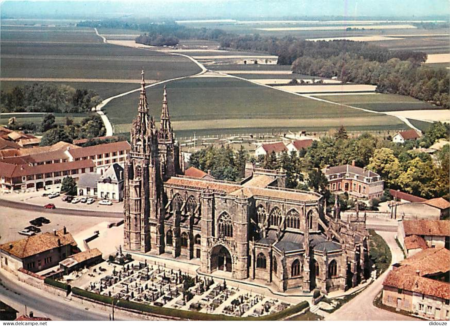 Carte Postale - 51 - L'Epine - Basilique Notre Dame de l'Epine - Vue aérienne - CPM - Carte Neuve - Voir Scans Recto-Ver