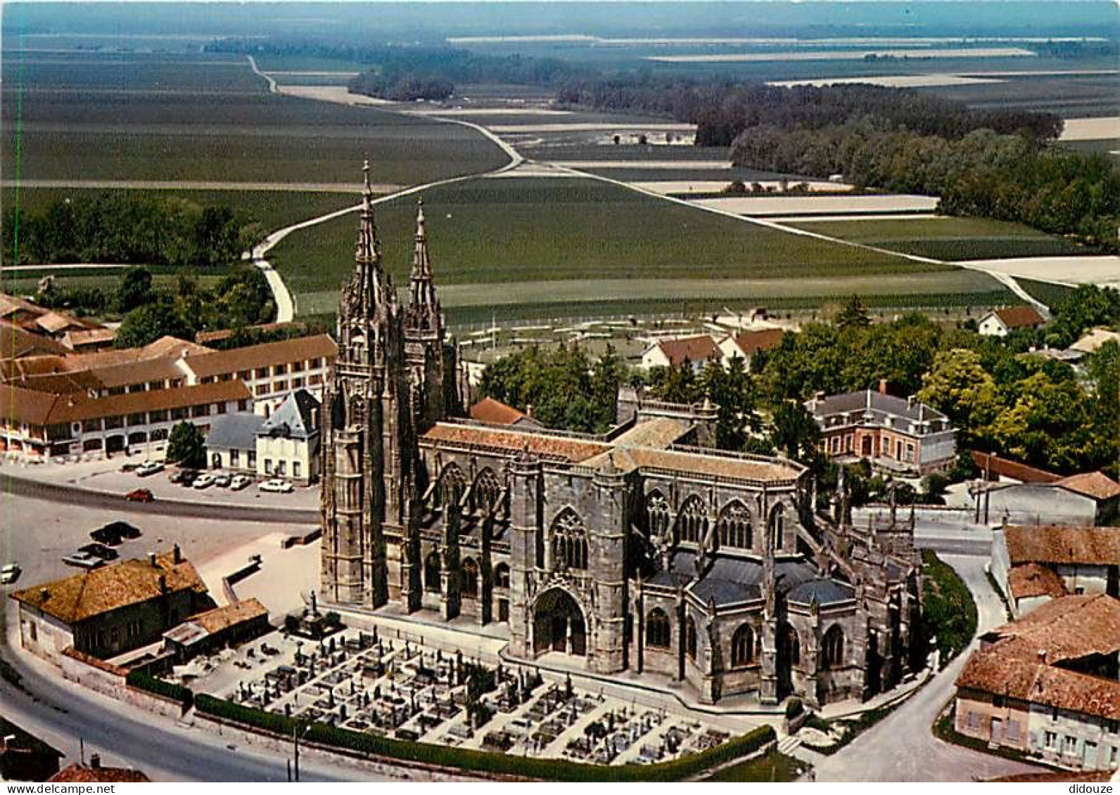Carte Postale - 51 - L'Epine - Basilique Notre Dame de l'Epine - Vue aérienne - CPM - Carte Neuve - Voir Scans Recto-Ver