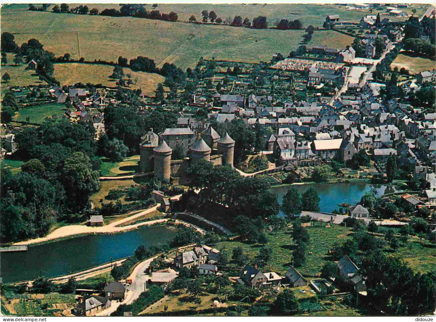 Carte Postale - 53 - Lassay les Chateaux - Les Châteaux - Vue aérienne - CPM - Voir Scans Recto-Verso - Poscard - Carta