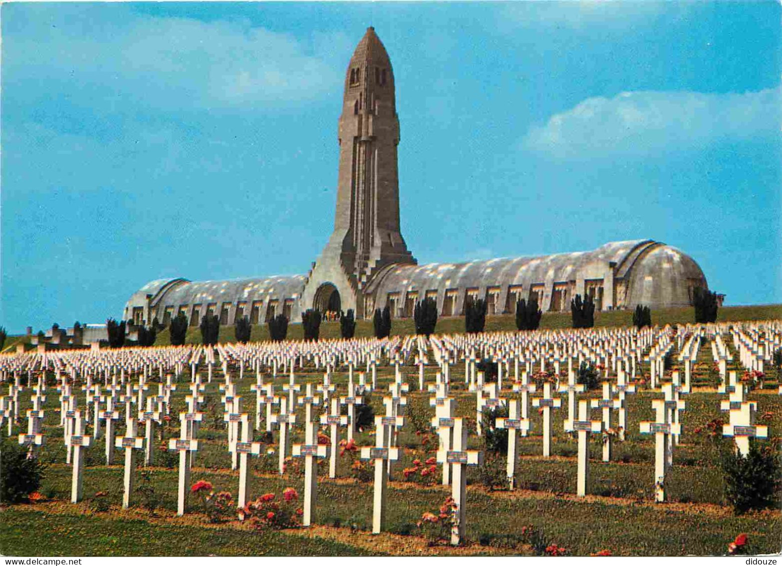 Carte Postale - 55 - Douaumont - L'Ossuaire de Douaumont - Le Cimetière National Militaire - CPM - Voir Scans Recto-Vers