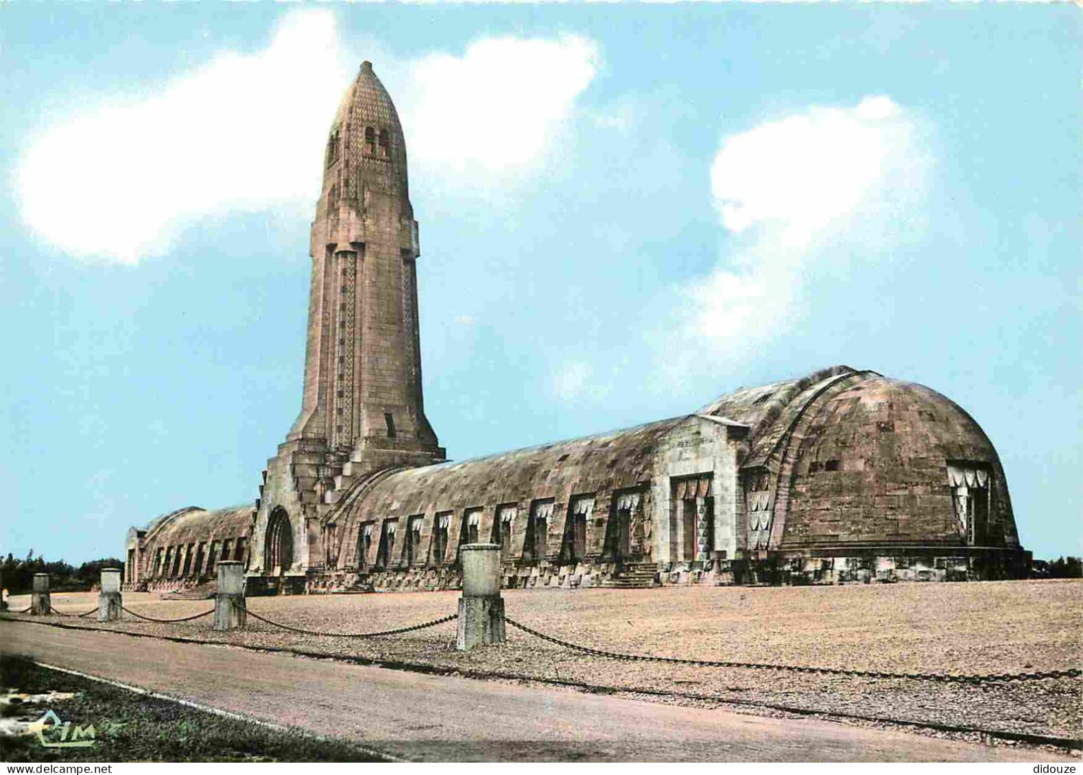 Carte Postale - 55 - Douaumont - L'Ossuaire de Douaumont - Mention Photographie Véritable - Carte Dentelée - CPSM Grand