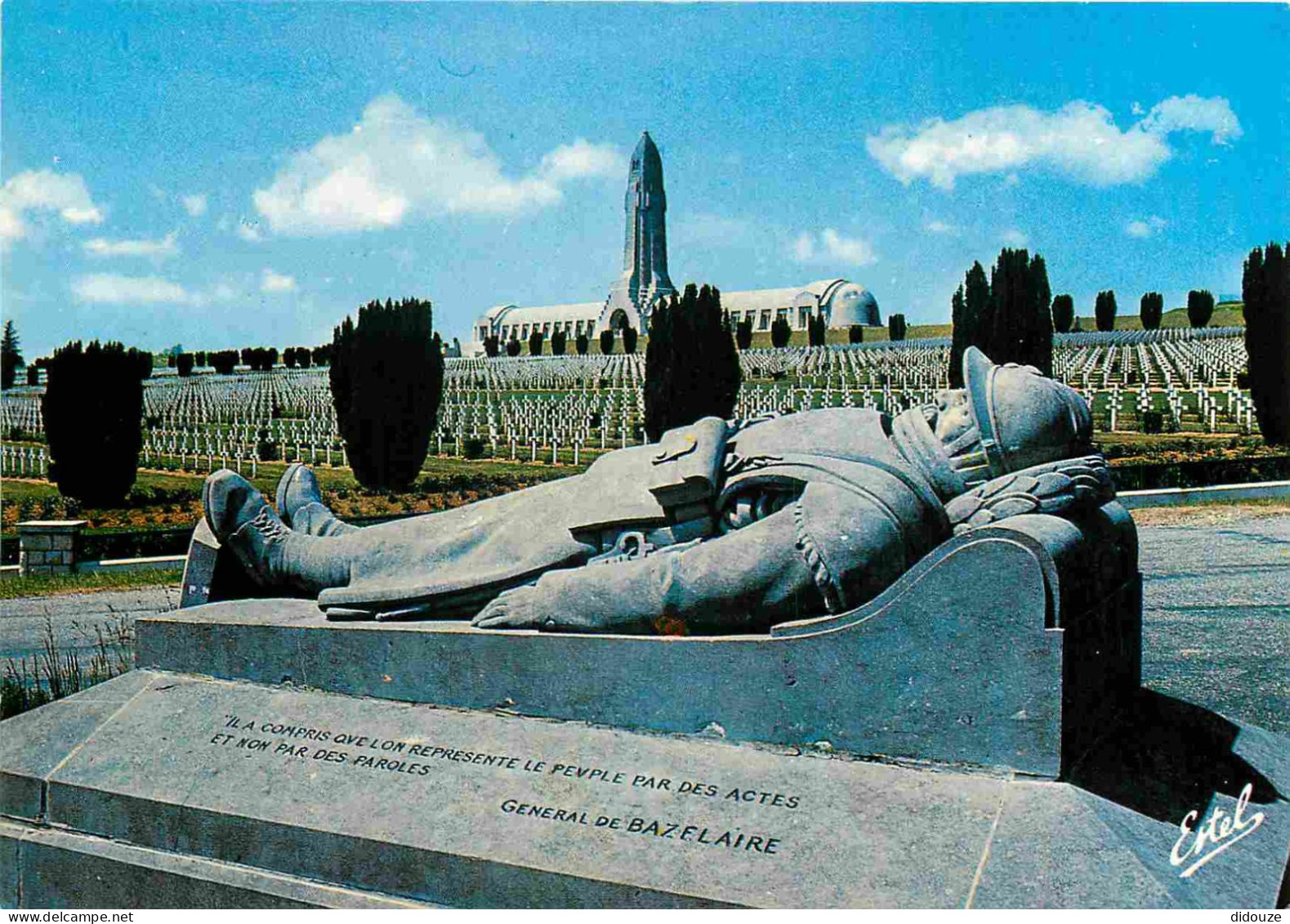 Carte Postale - 55 - Douaumont - Monument Thomé - L'Ossuaire de Douaumont - Le Cimetière National Militaire - CPM - Voir