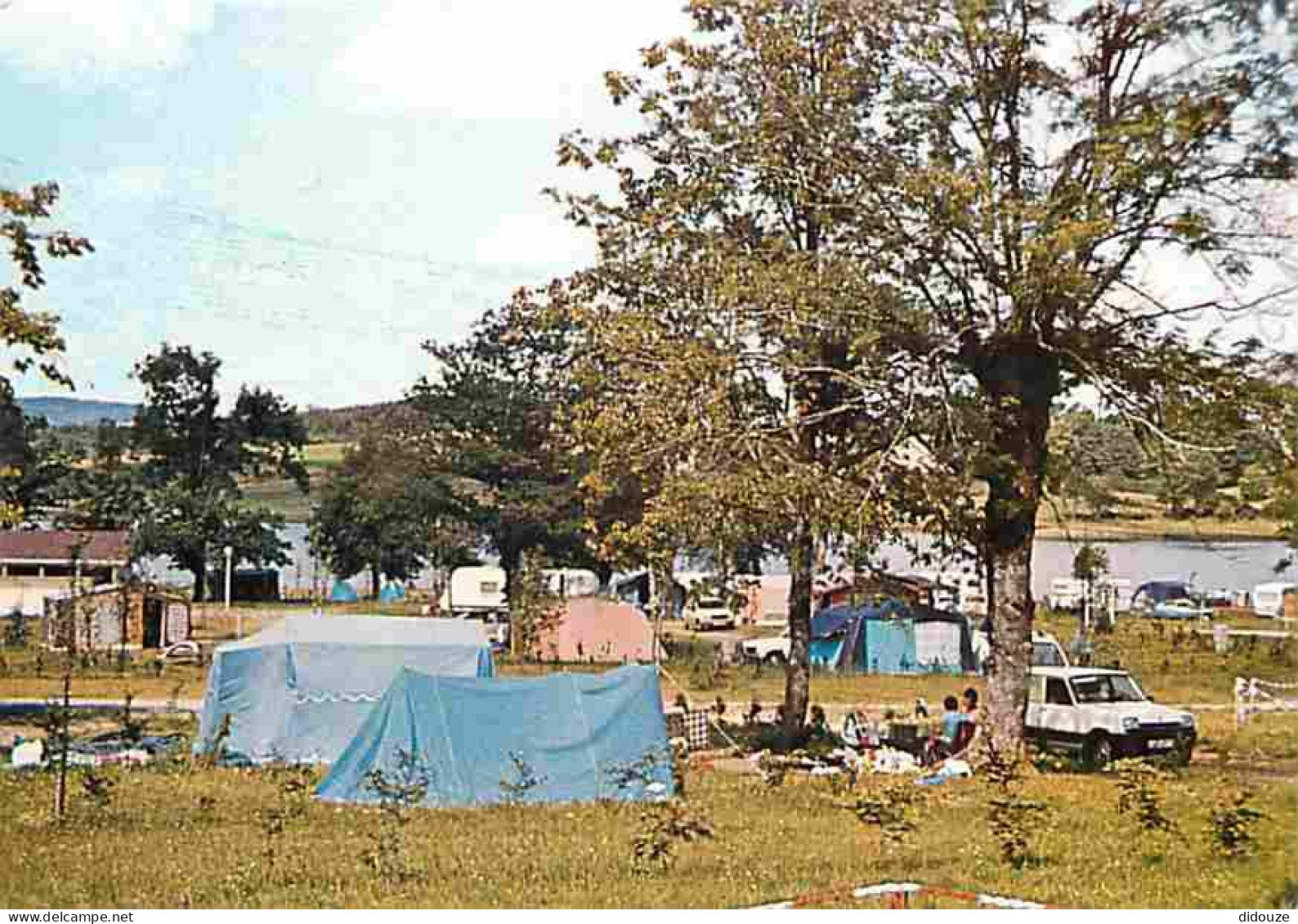 Carte Postale - 63 - Saint Gervais d'Auvergne - Le Camping dominant le plan d'eau - Tentes - Automobiles - CPM - Voir Sc