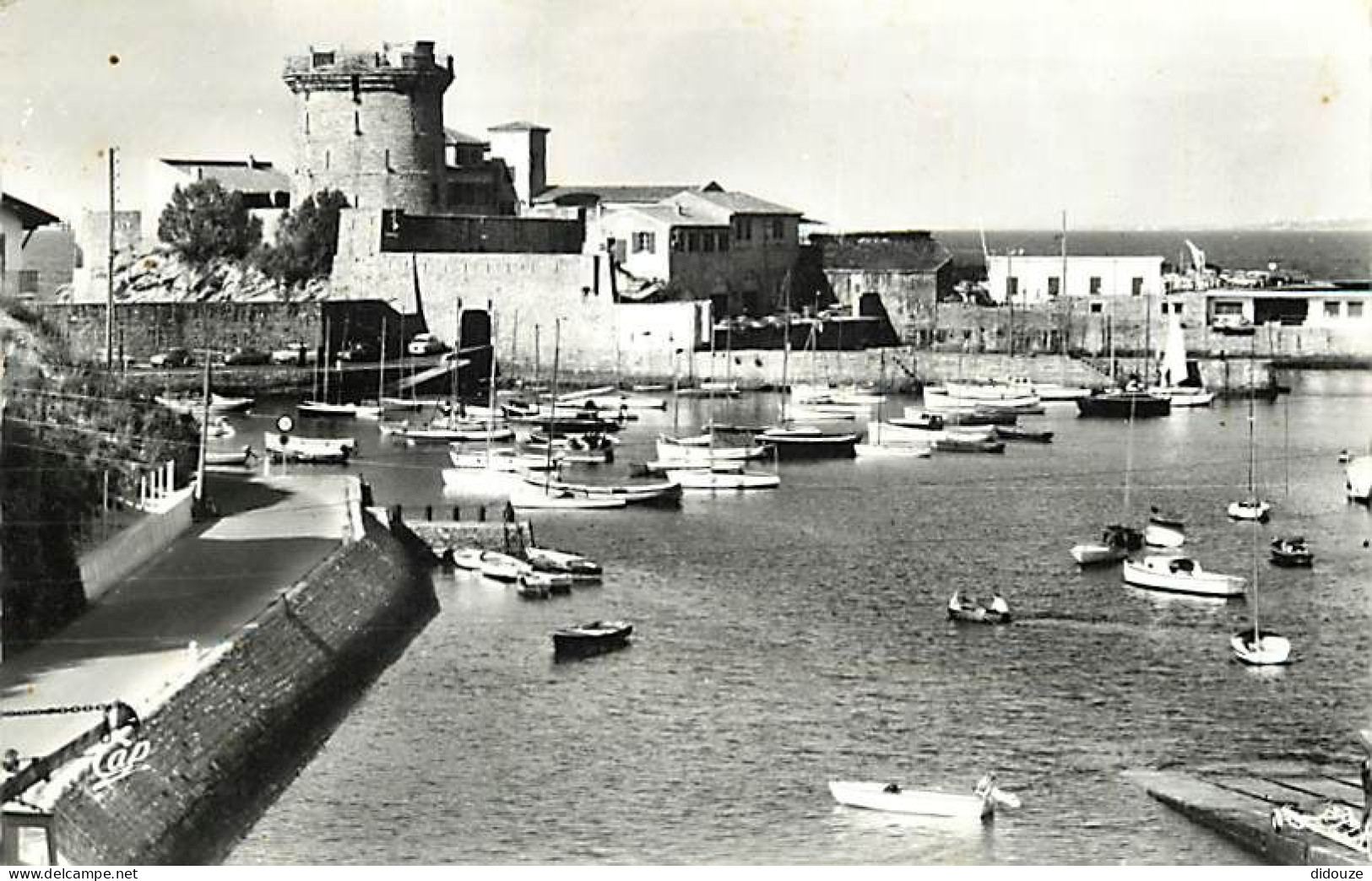 Carte Postale - 64 - Saint Jean de Luz - Le Socoa - Le Port et le Fort - Flamme Postale de Saint Jean de Luz - CPM - Voi