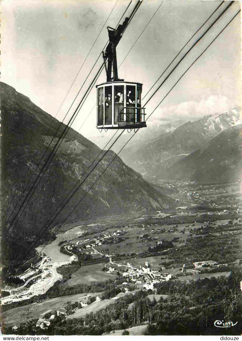 Carte Postale - 74 - Les Houches - Le Téléphériques des Houches-Bellevue - Animée - Mention Photographie Véritable - Car