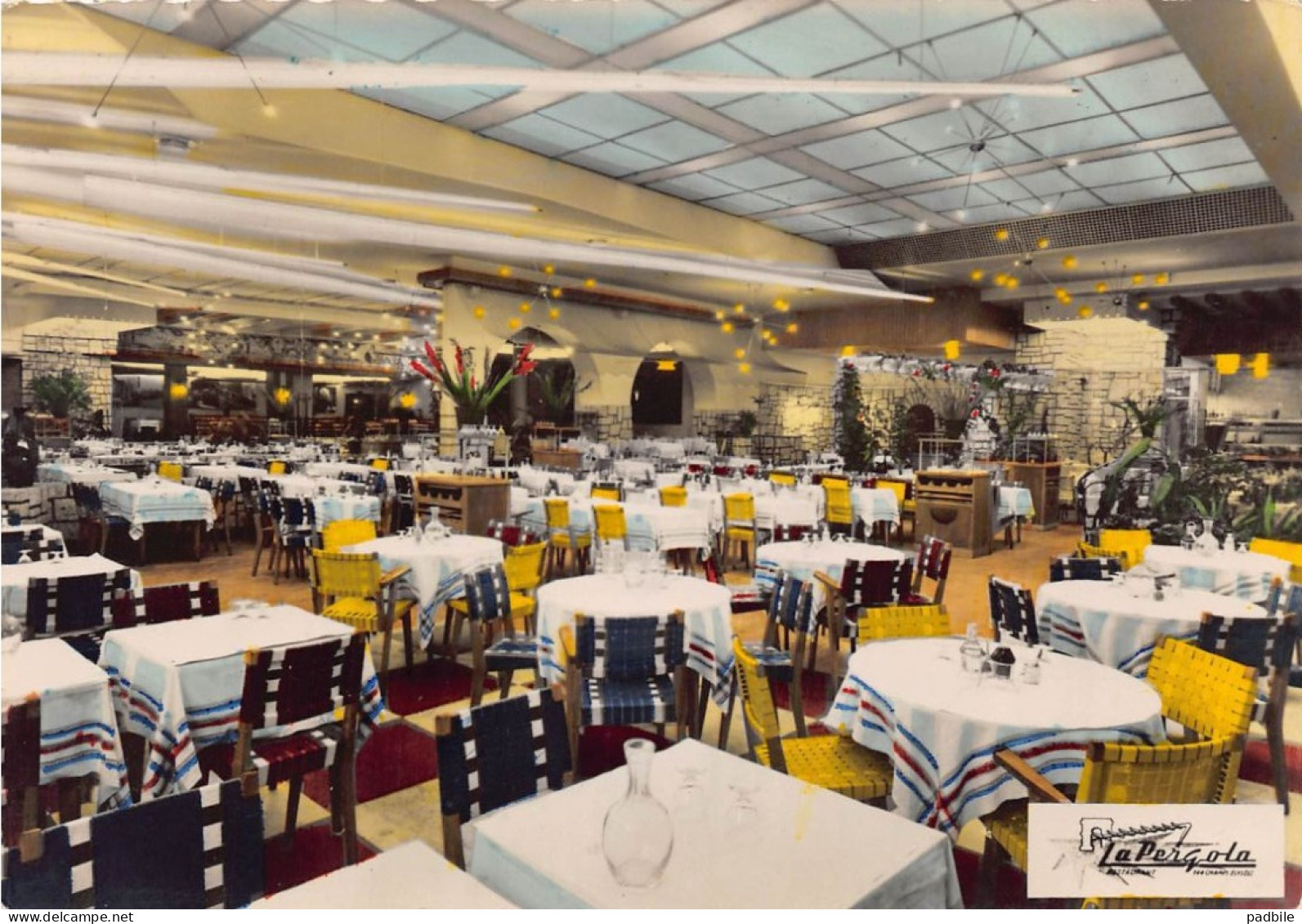 carte postale [75] Paris Cafés, hôtels, restaurants "La Pergola" champs élysées   très beau plan