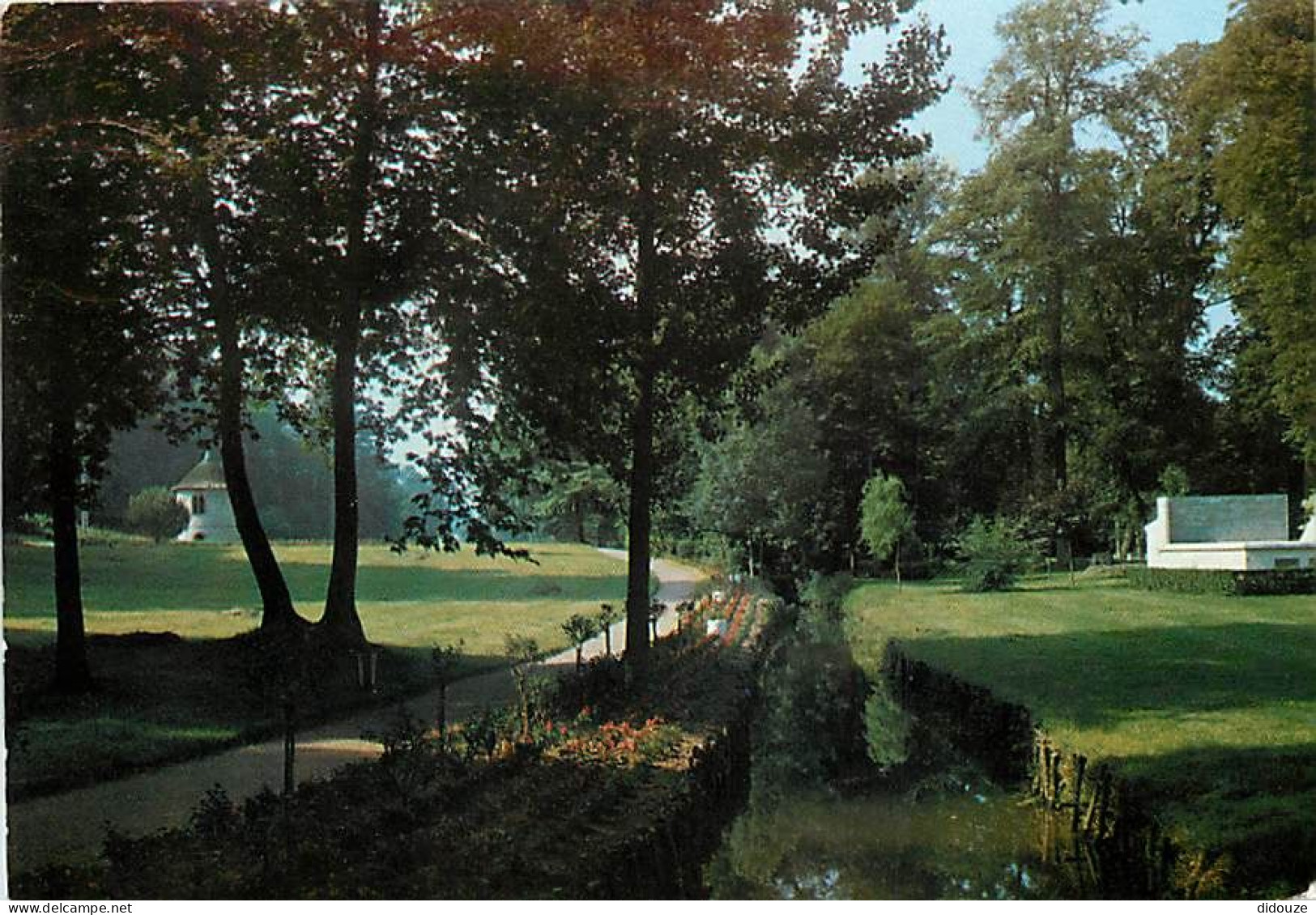 Carte Postale - 78 - Mantes la Jolie - Le Parc de la Vallée où serpente la Vaucouleurs - CPM - Flamme Postale de Mantes