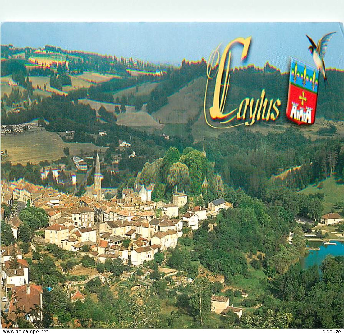 Carte Postale - 82 - Caylus - Vue Générale aérienne avec le cirque naturel boisé de Labarthe et son plan d'eau - Blasons