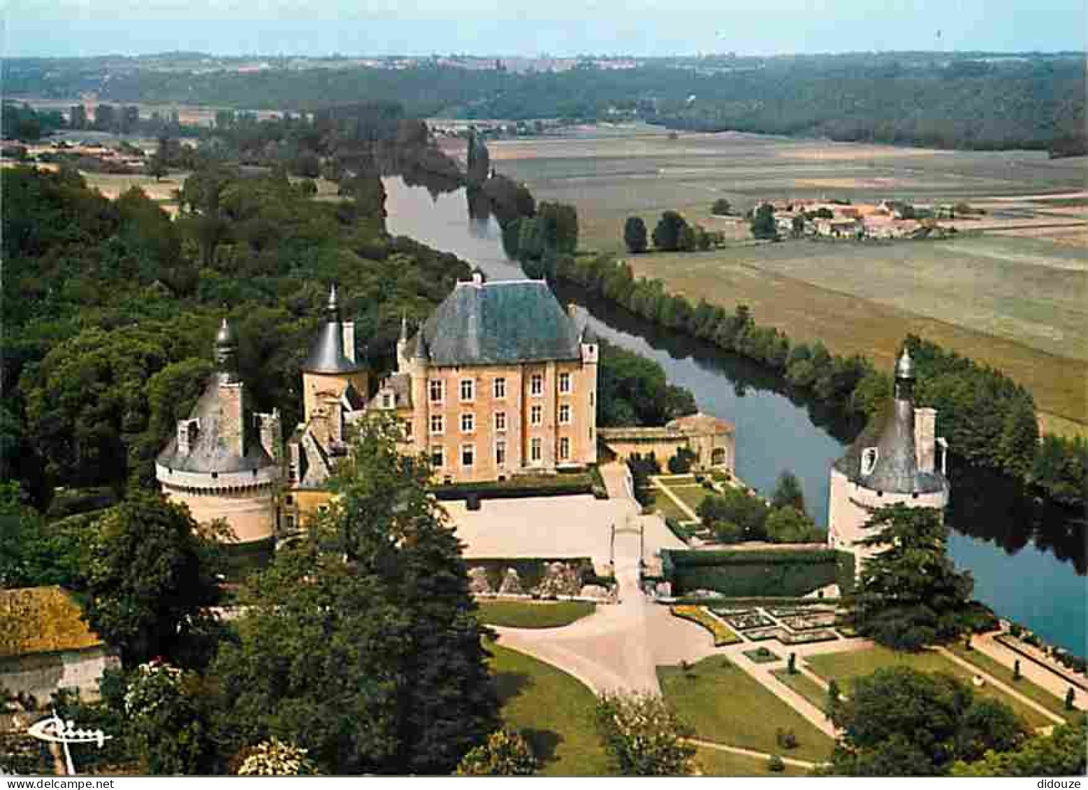 Carte Postale - 86 - Bonnes - Le Château de Touffou - Vue aérienne - Carte Neuve - CPM - Voir Scans Recto-Verso - Poscar