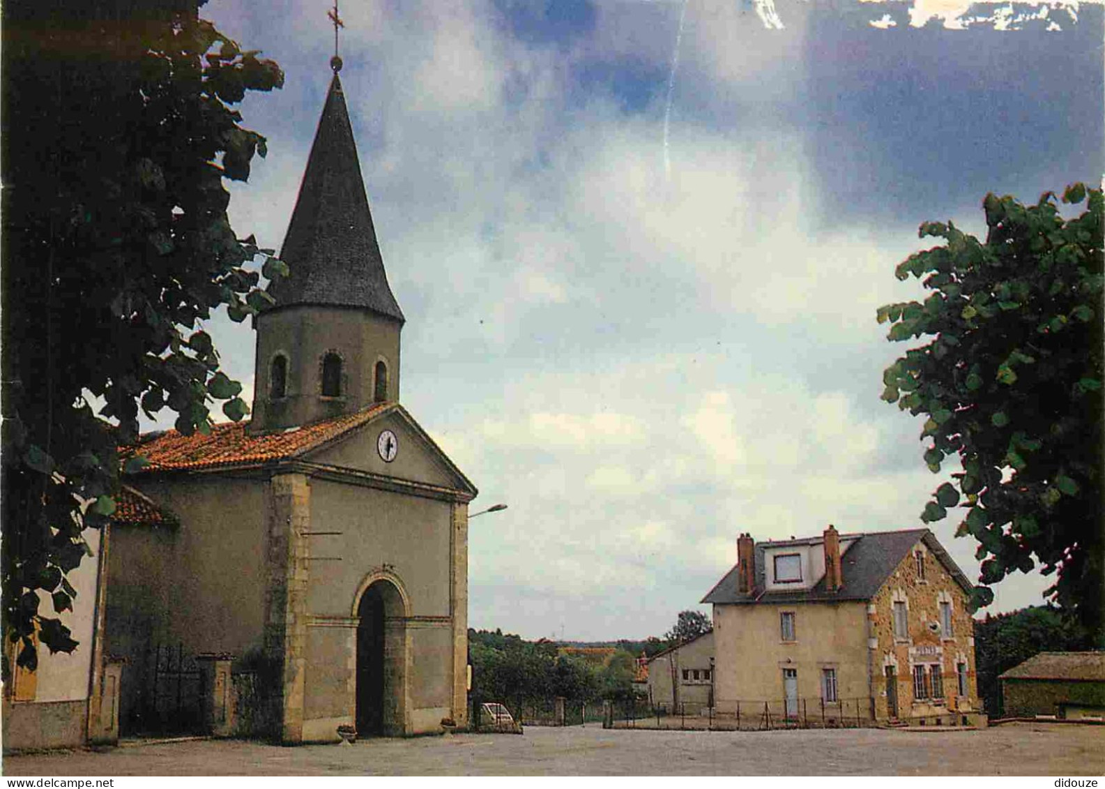 Carte Postale - 87 - Nantiat - Eglise St Jean-Baptiste - CPM - Etat abîmée en haut à droite - Voir Scans Recto-Verso - P