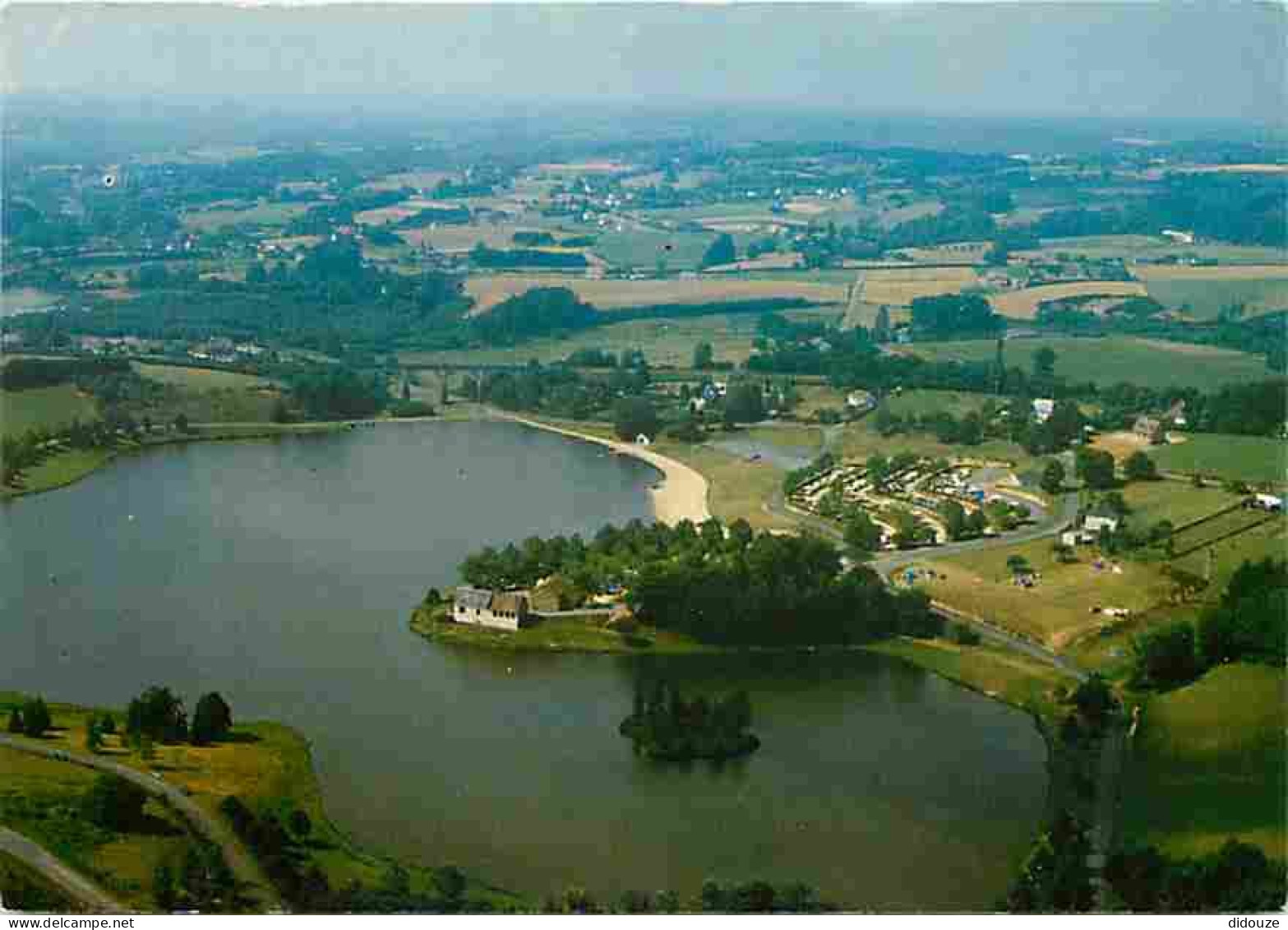 Carte Postale - 87 - Saint Yrieix la Perche - Vue panoramique sur le camping Arfeuil et le plan d'eau au coeur de la cam