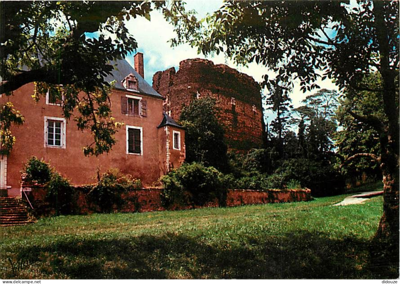 Carte Postale - 89 - Saint Sauveur en Puisaye - La tour du château - CPM - Voir Scans Recto-Verso - Poscard - Carta Post