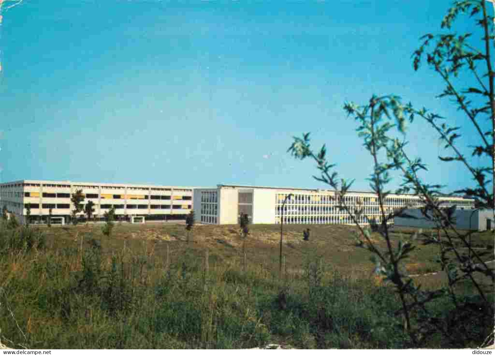 Carte Postale - 92 - Chatenay-Malabry - L'école centrale - CPM - Etat léger pli visible - Voir Scans Recto-Verso - Posca