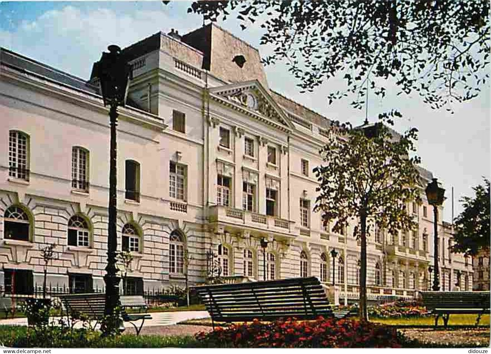 Carte Postale - 92 - Issy les Moulineaux - La mairie - Flamme Postale de Issy les Moulineaux - CPM - Voir Scans Recto-Ve