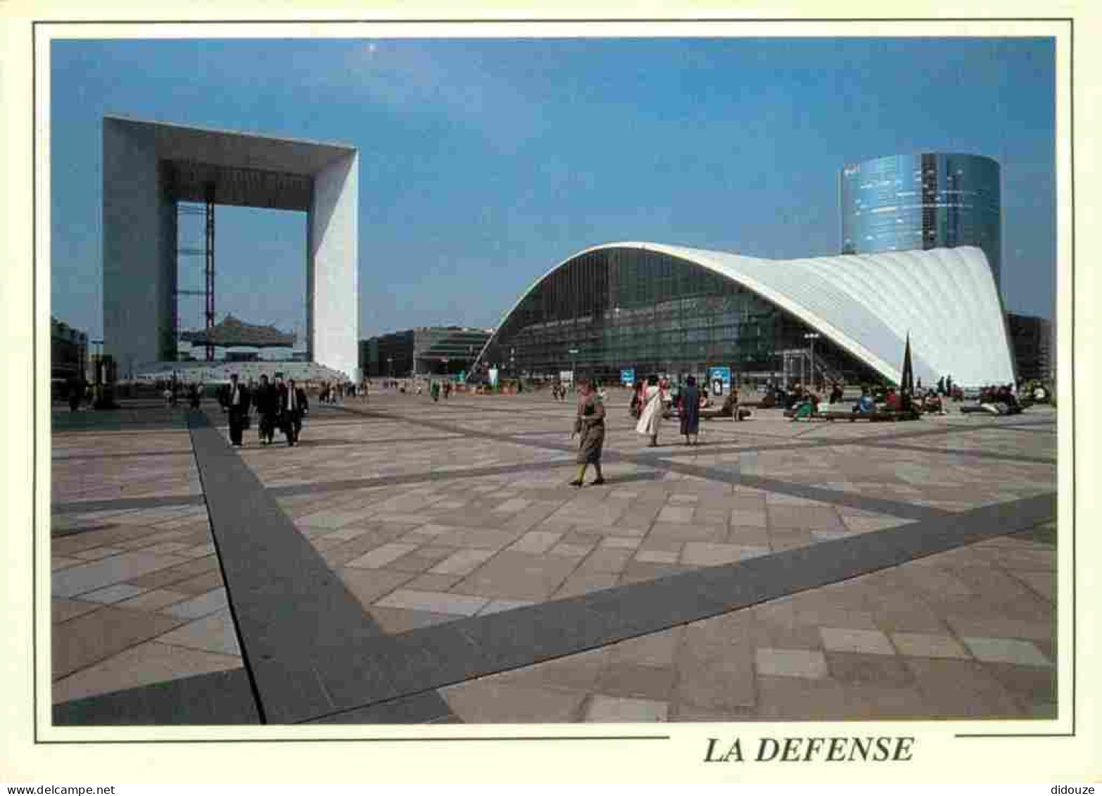 Carte Postale - 92 - La Défense - Le Palais du CNIT Centre National des Industries et Techniques - La Grande Arche de la
